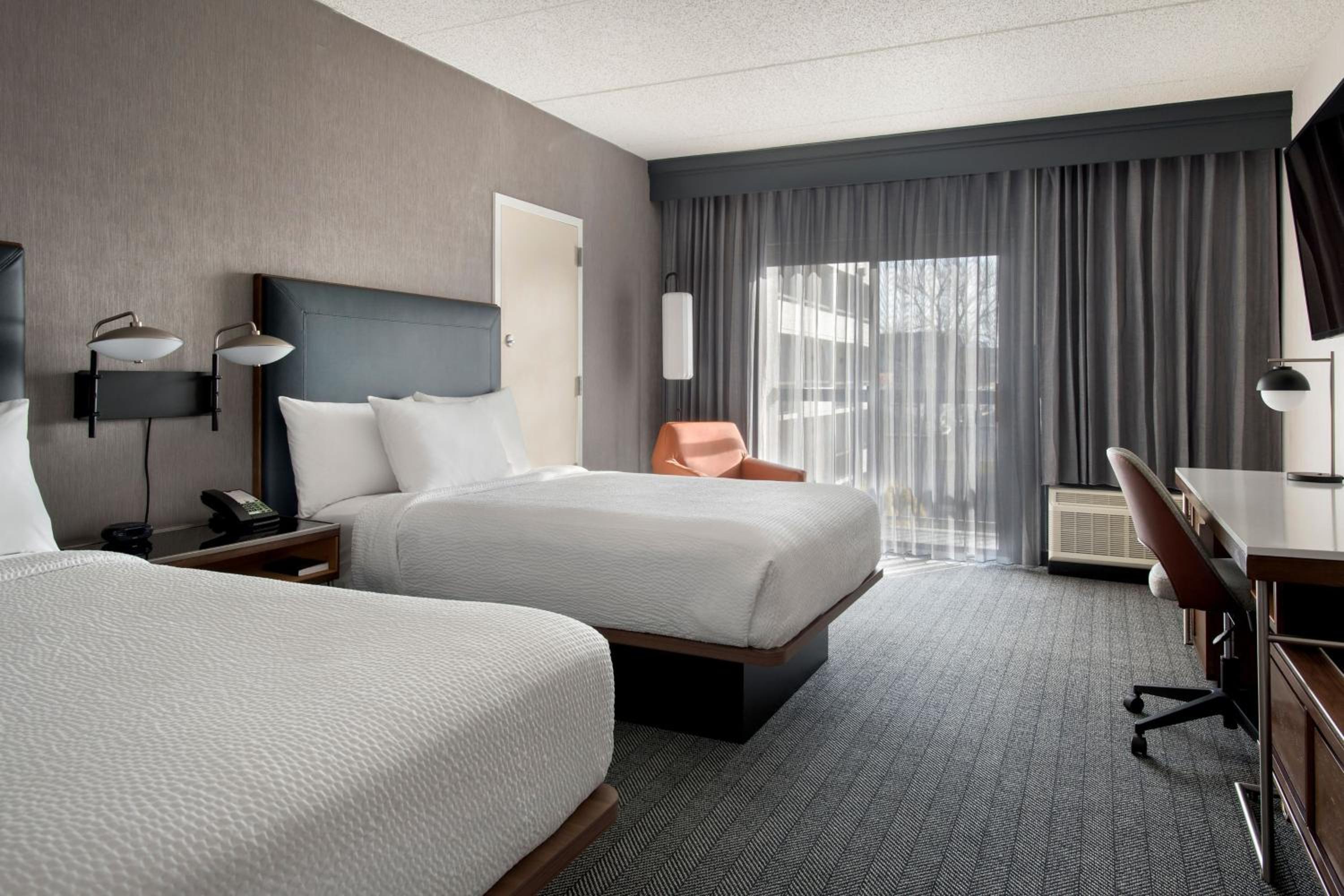 Double Room with Two Double Beds - Photo 3