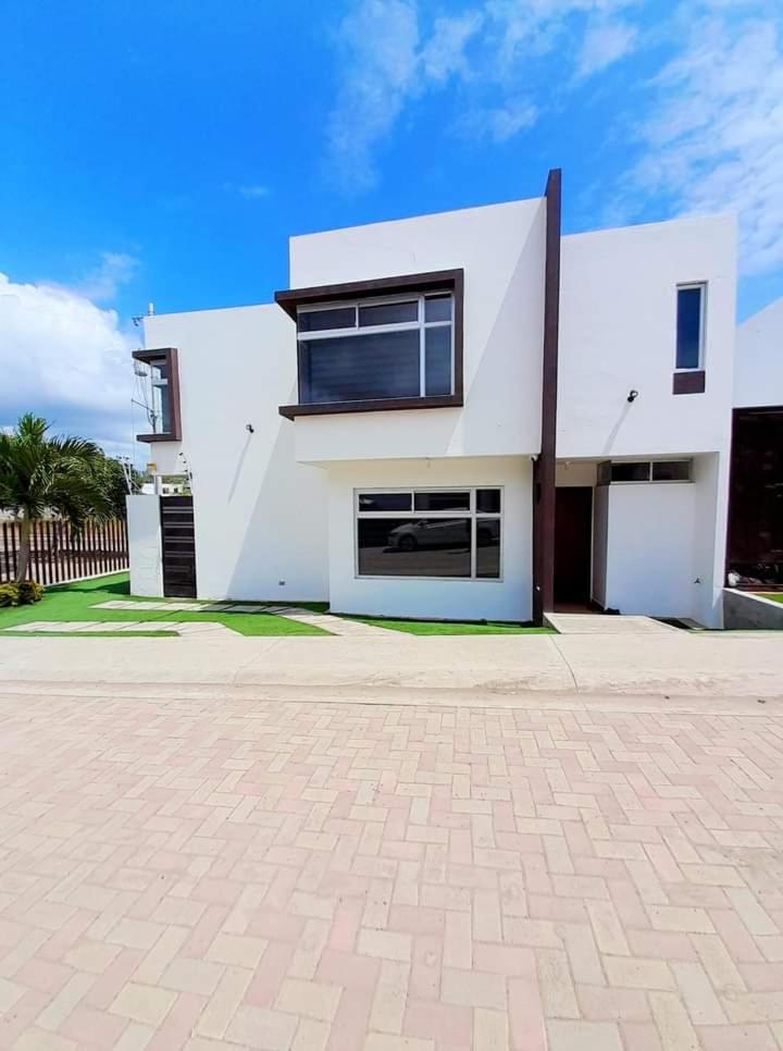 Three-Bedroom House photo 1