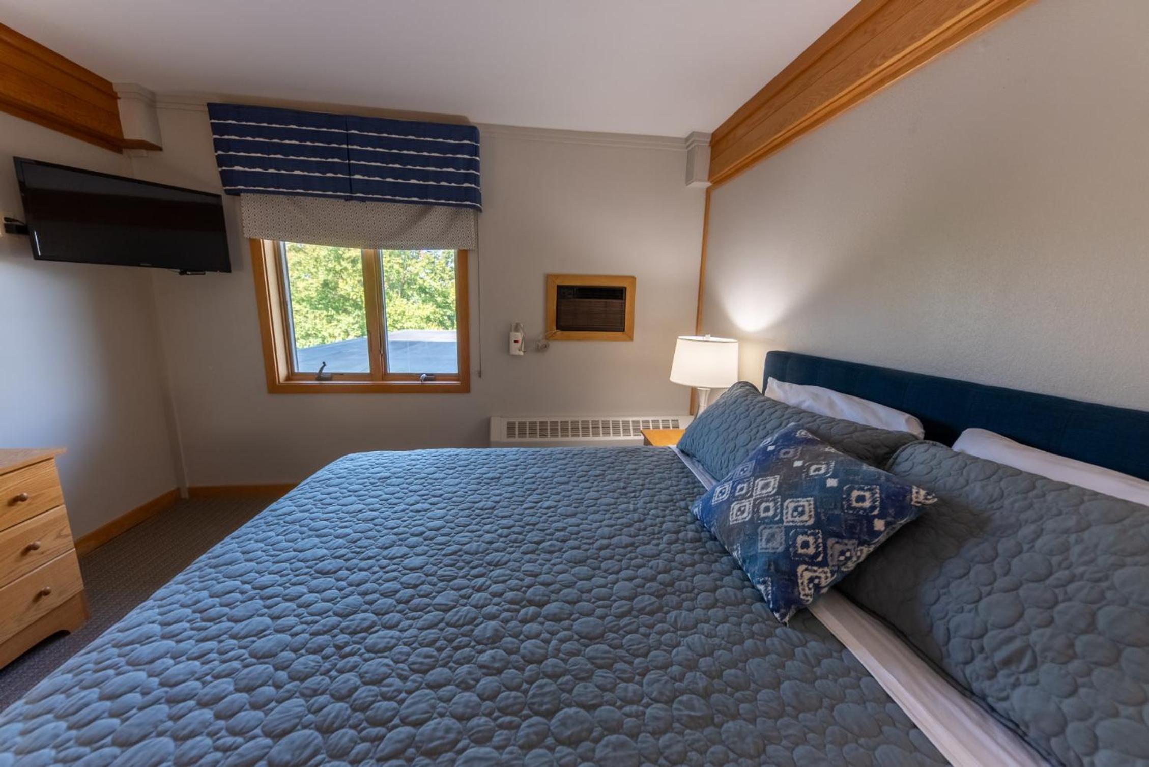 Standard King Room photo 3