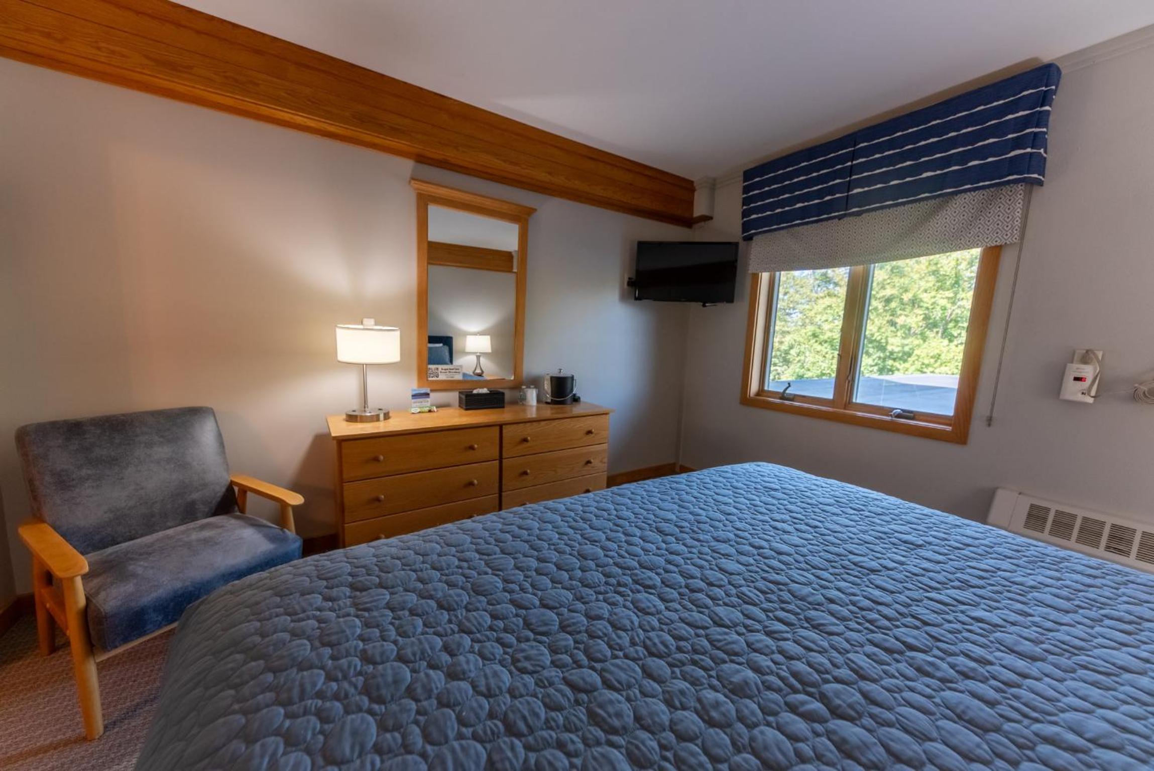 Standard King Room photo 2