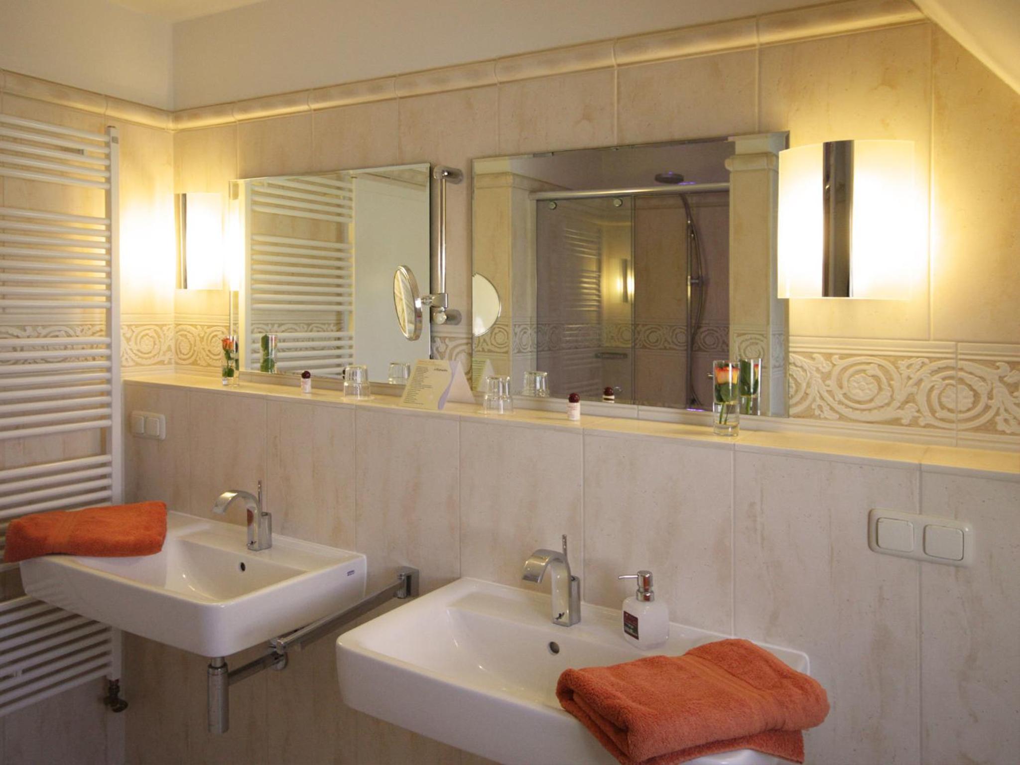 One-Bedroom Suite with Sea View photo 3
