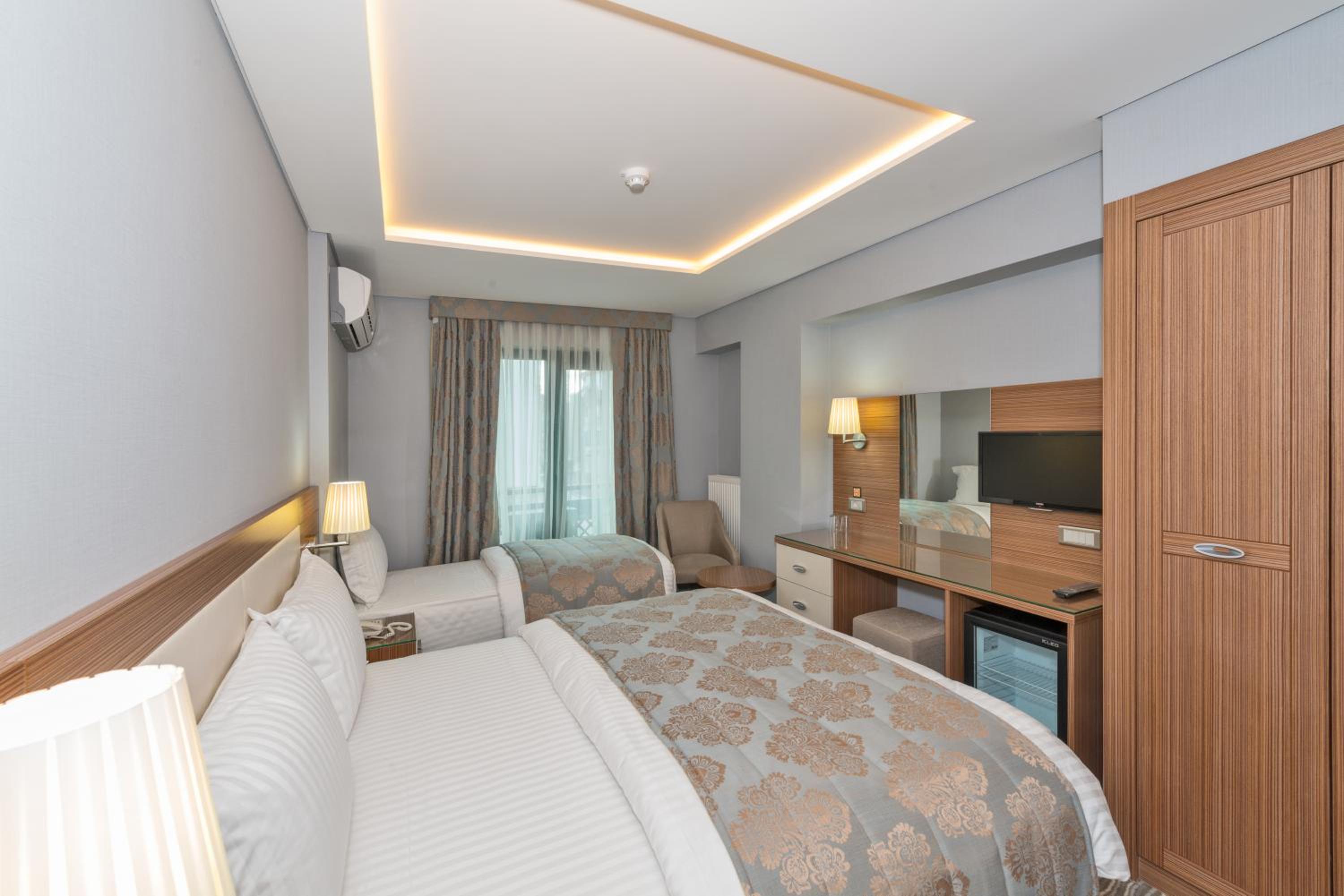 Standard Triple Room photo 2