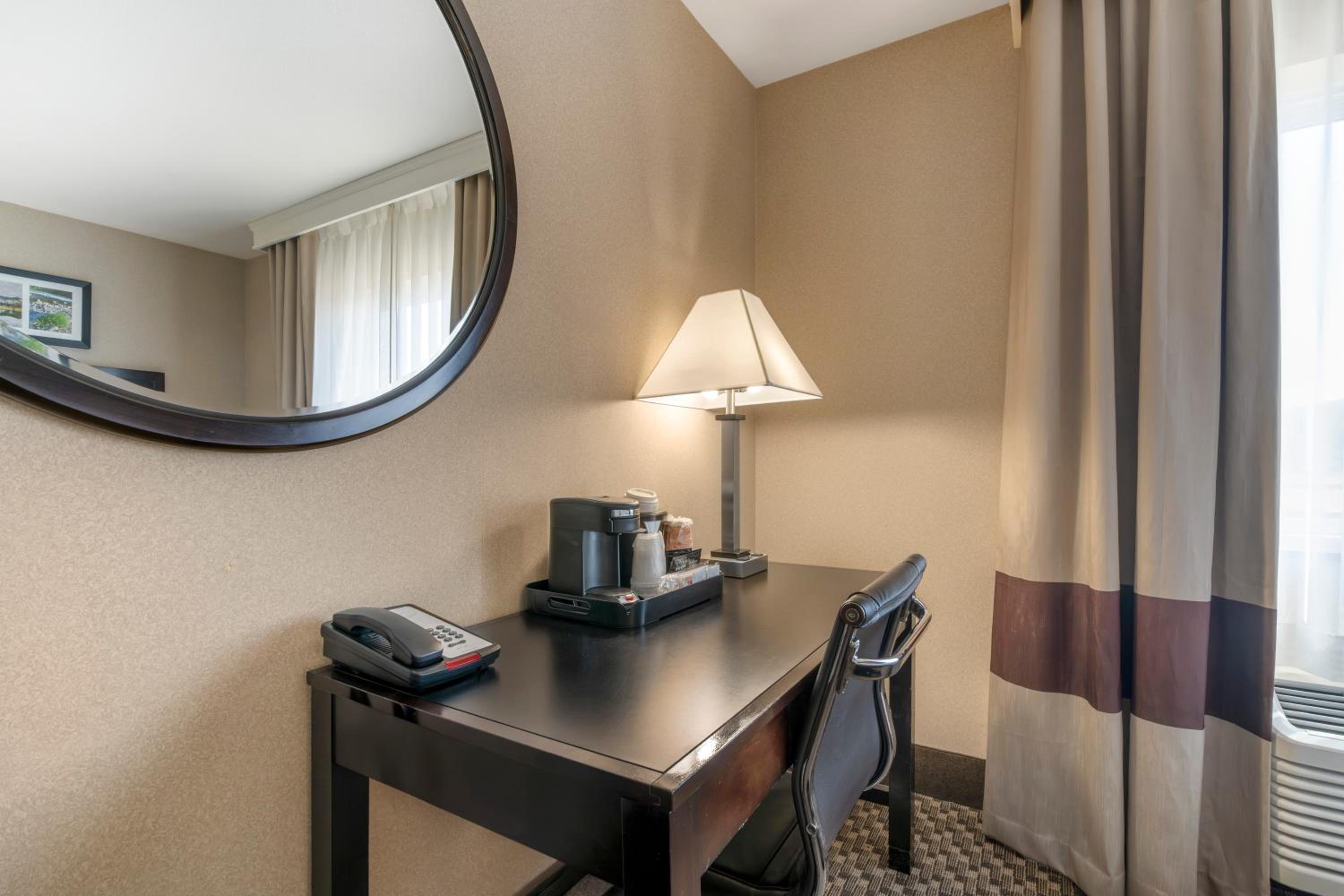 Queen Room - Accessible/Nonsmoking - Photo 1