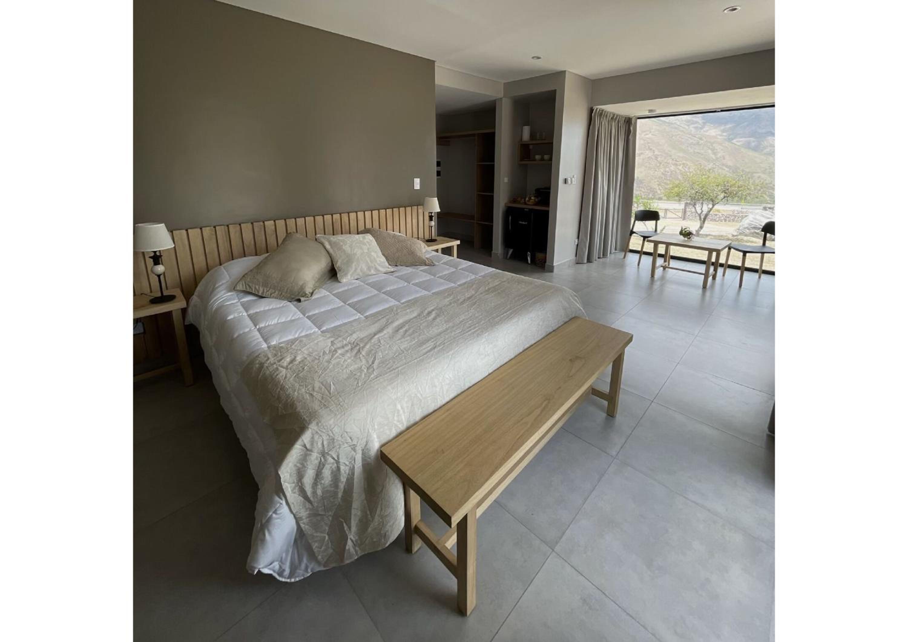 Deluxe Double or Twin Room with Mountain View