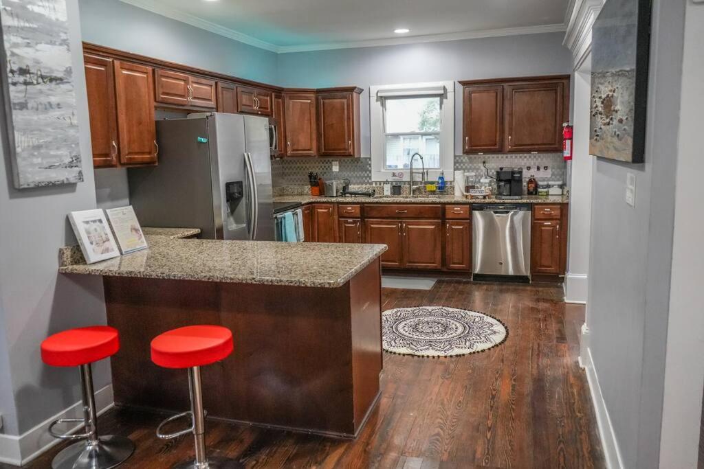 Three-Bedroom House photo 3