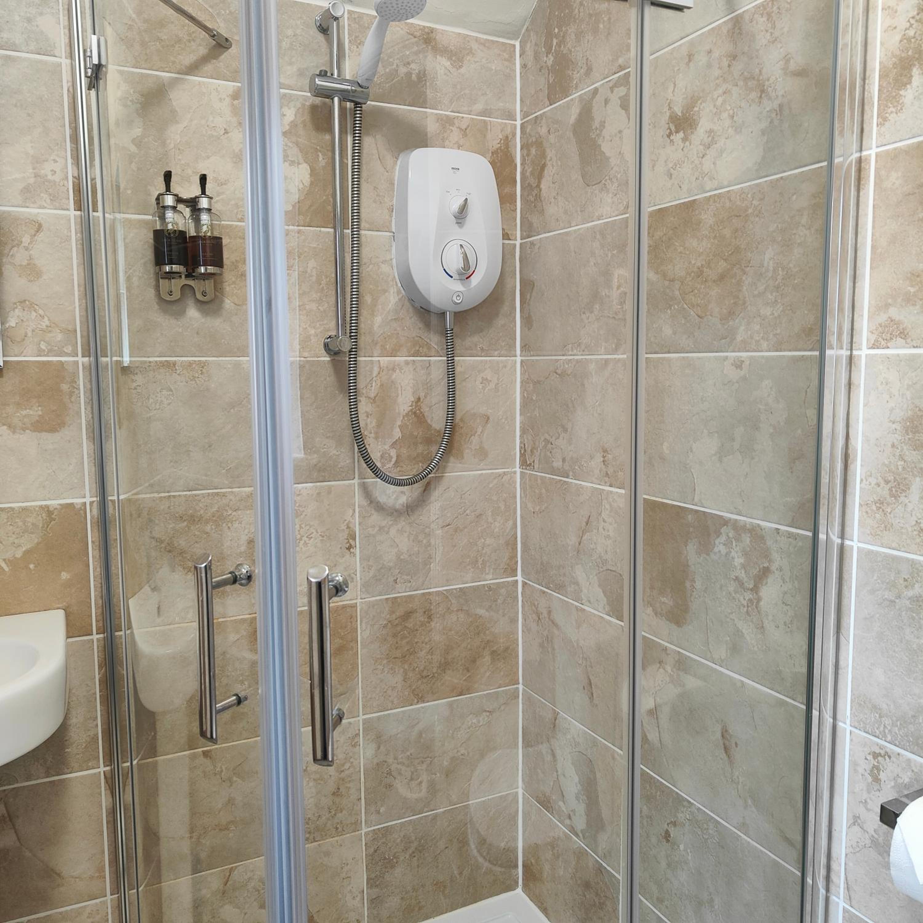 Triple Room with Private Bathroom photo 3