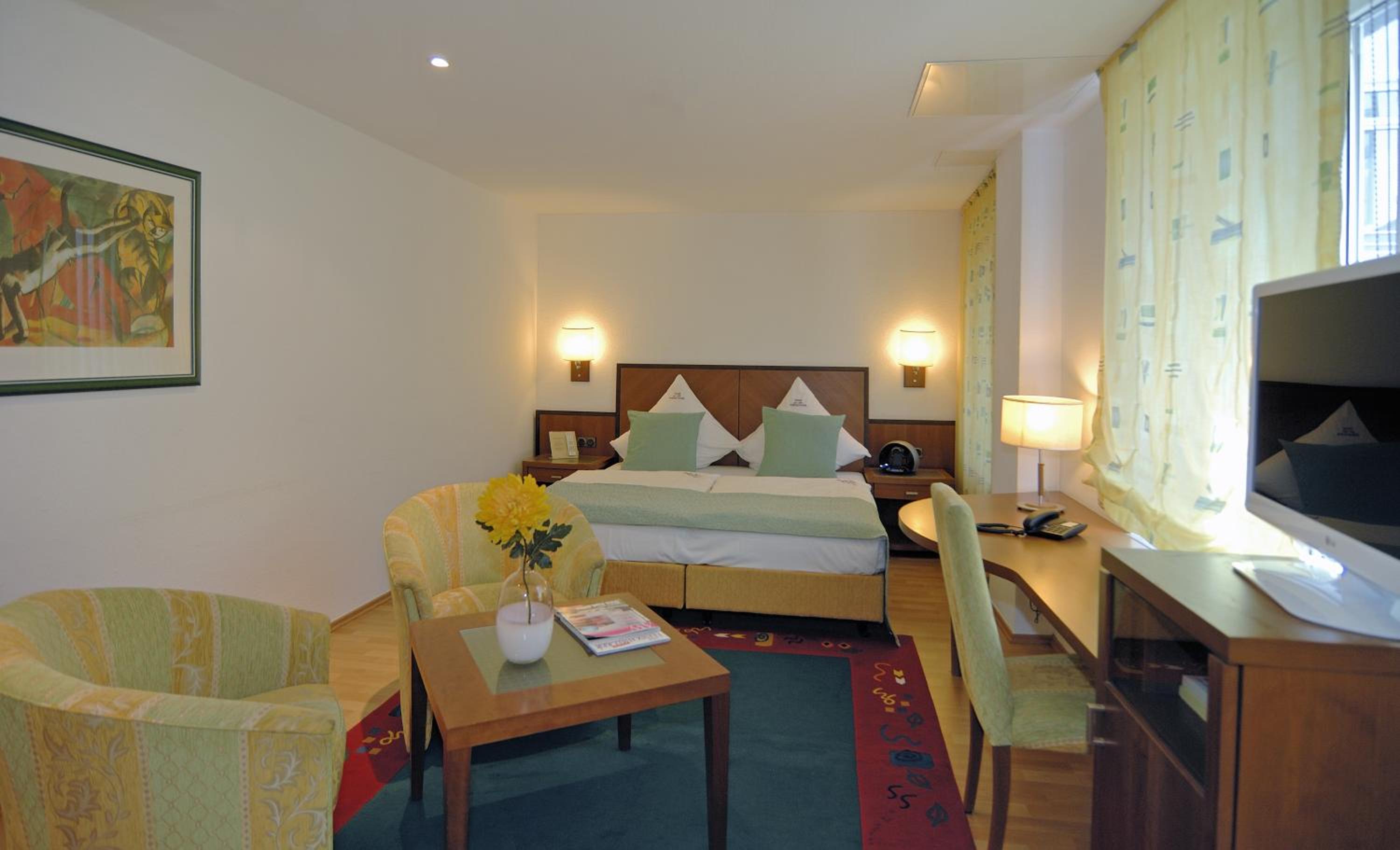 Deluxe Double Room - Photo 16