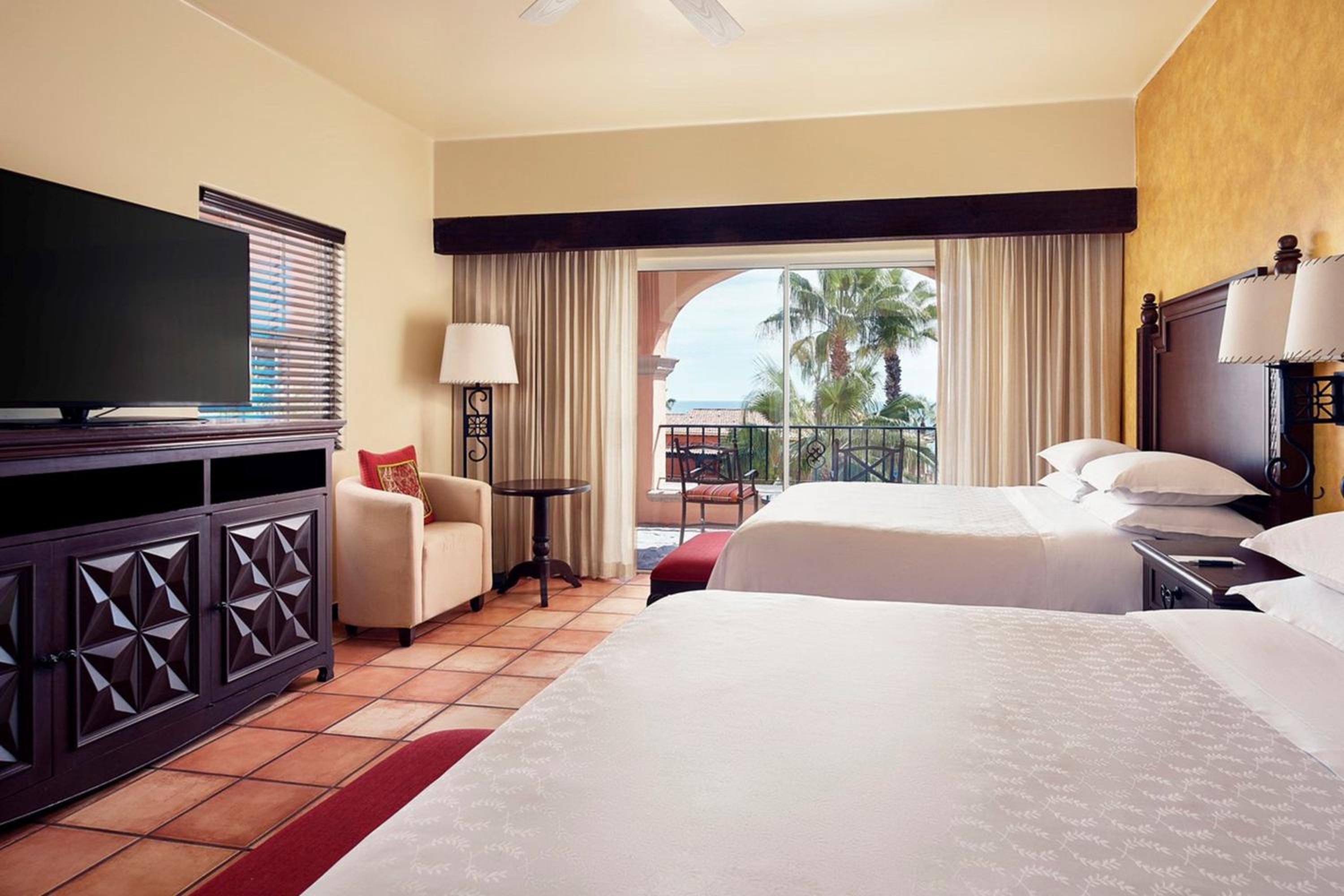 Queen Room With Two Queen Beds With Balcony And Ocean View - Cabo