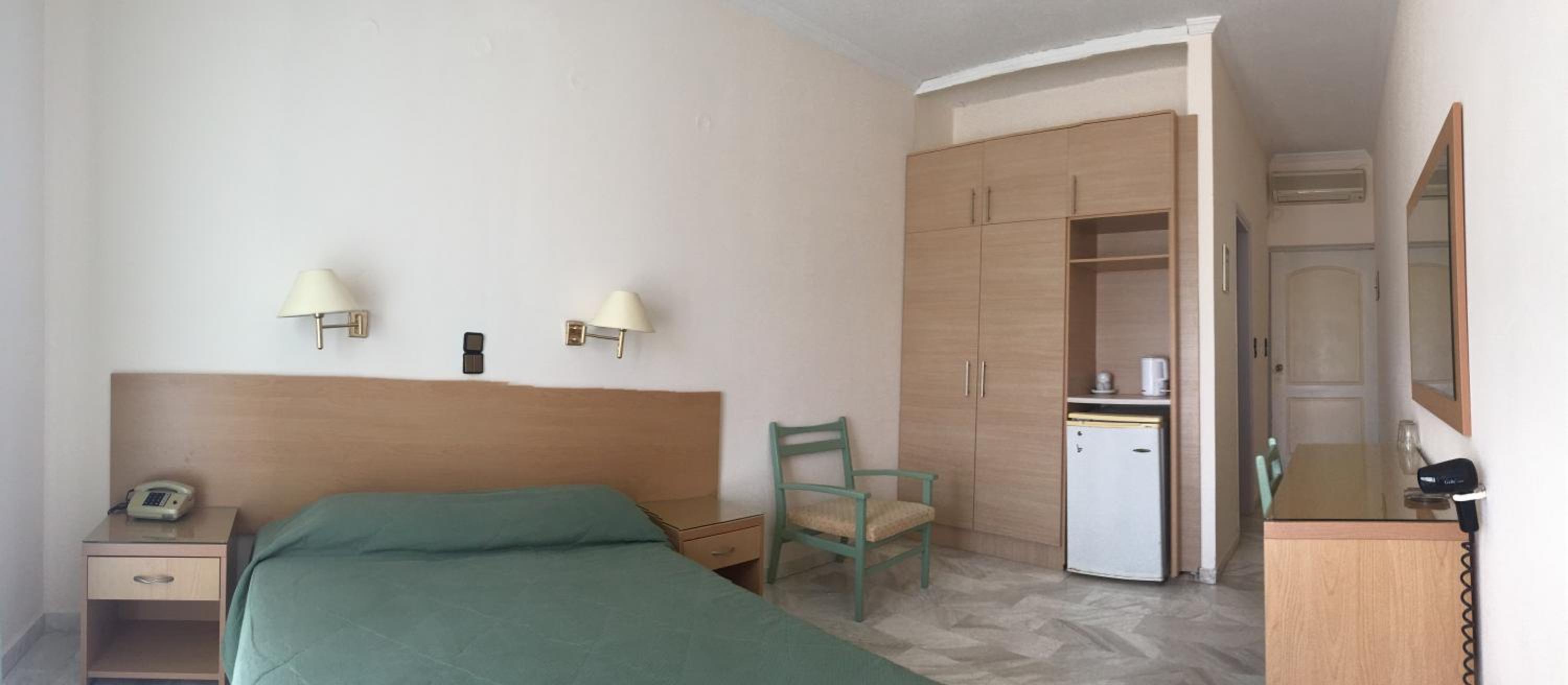 Double or Twin Room - Photo 3