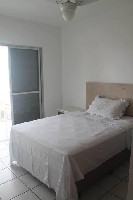 Five-Bedroom House photo 1