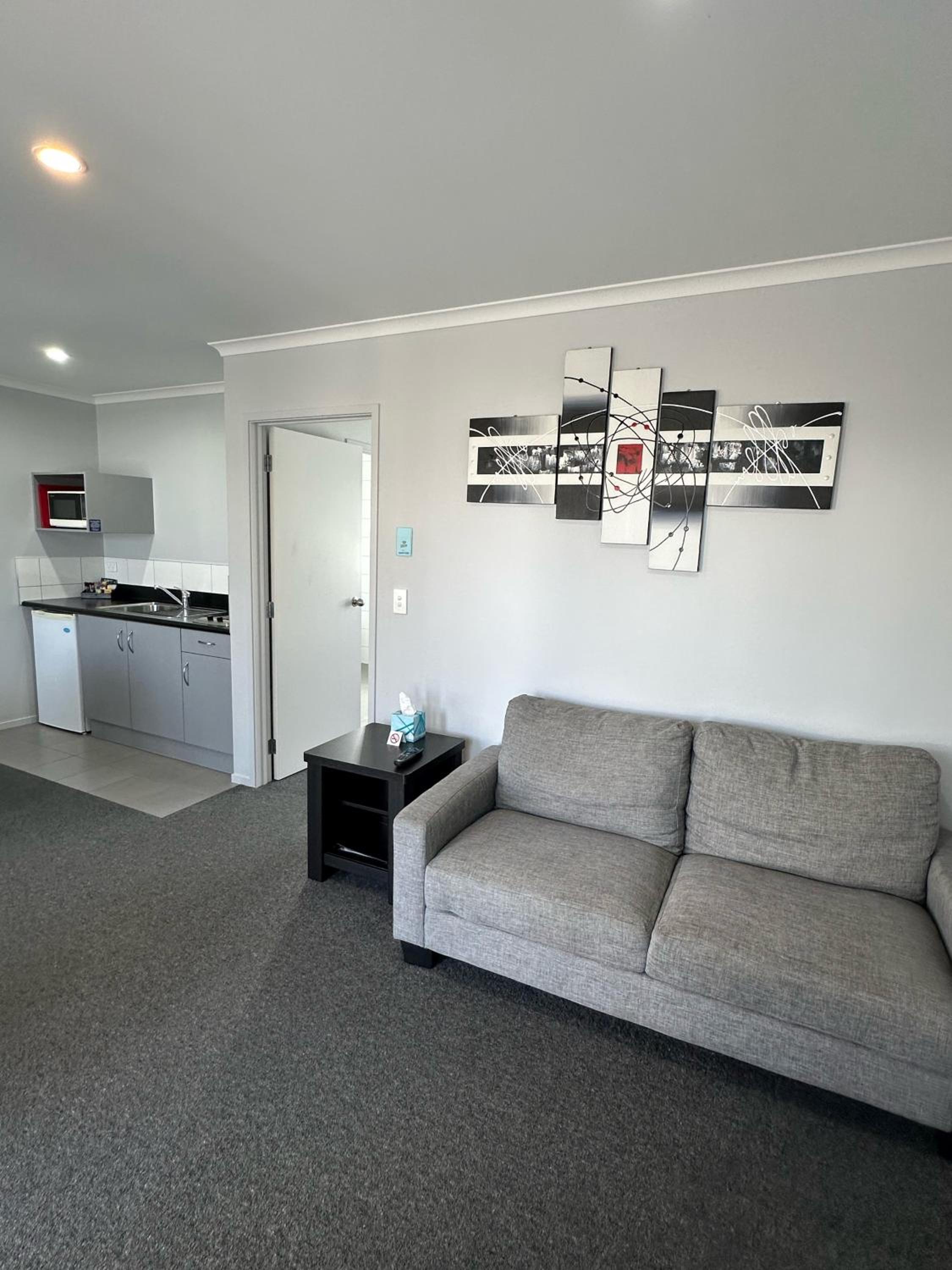 One-Bedroom Apartment - Photo 1