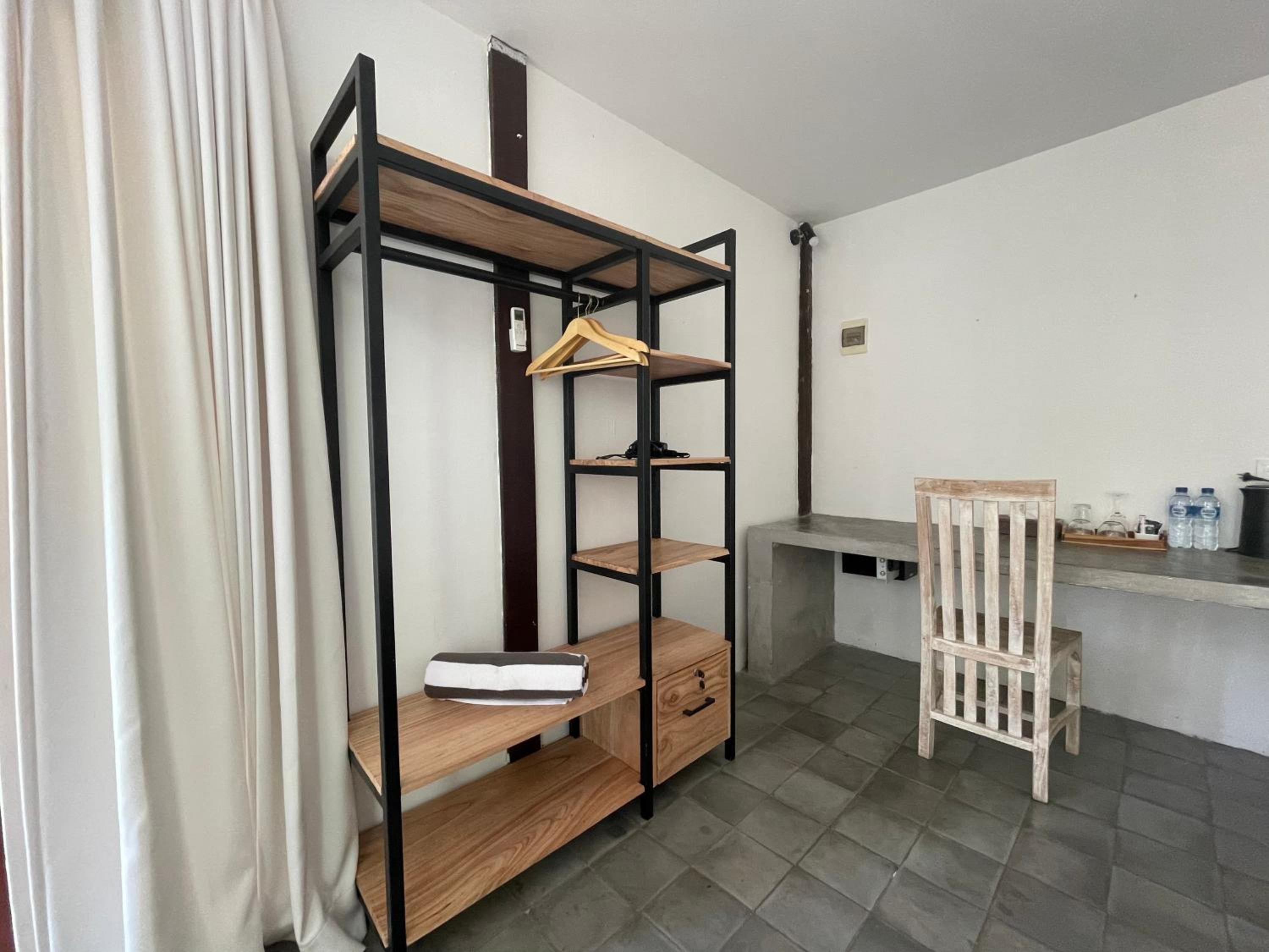 One-Bedroom Bungalow - Photo 46