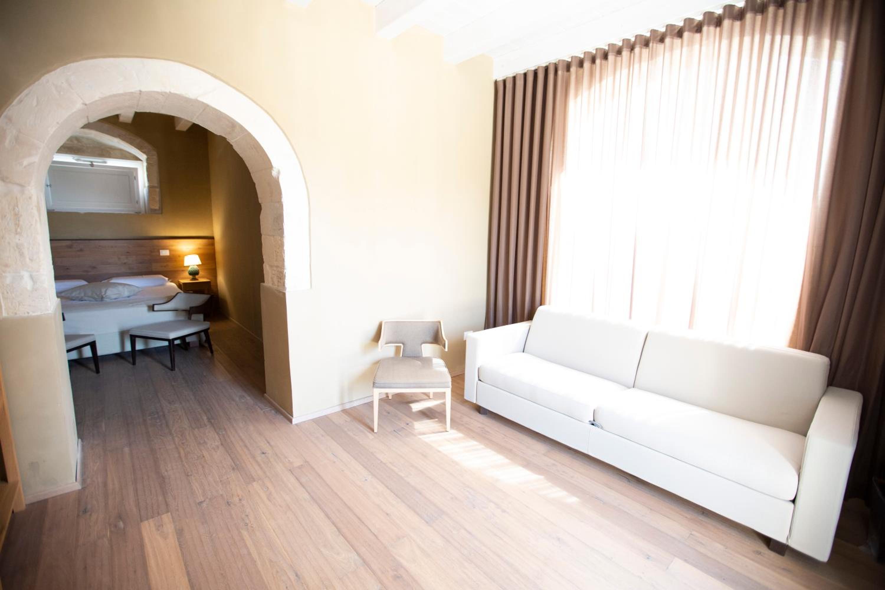 Deluxe Triple Room photo 1