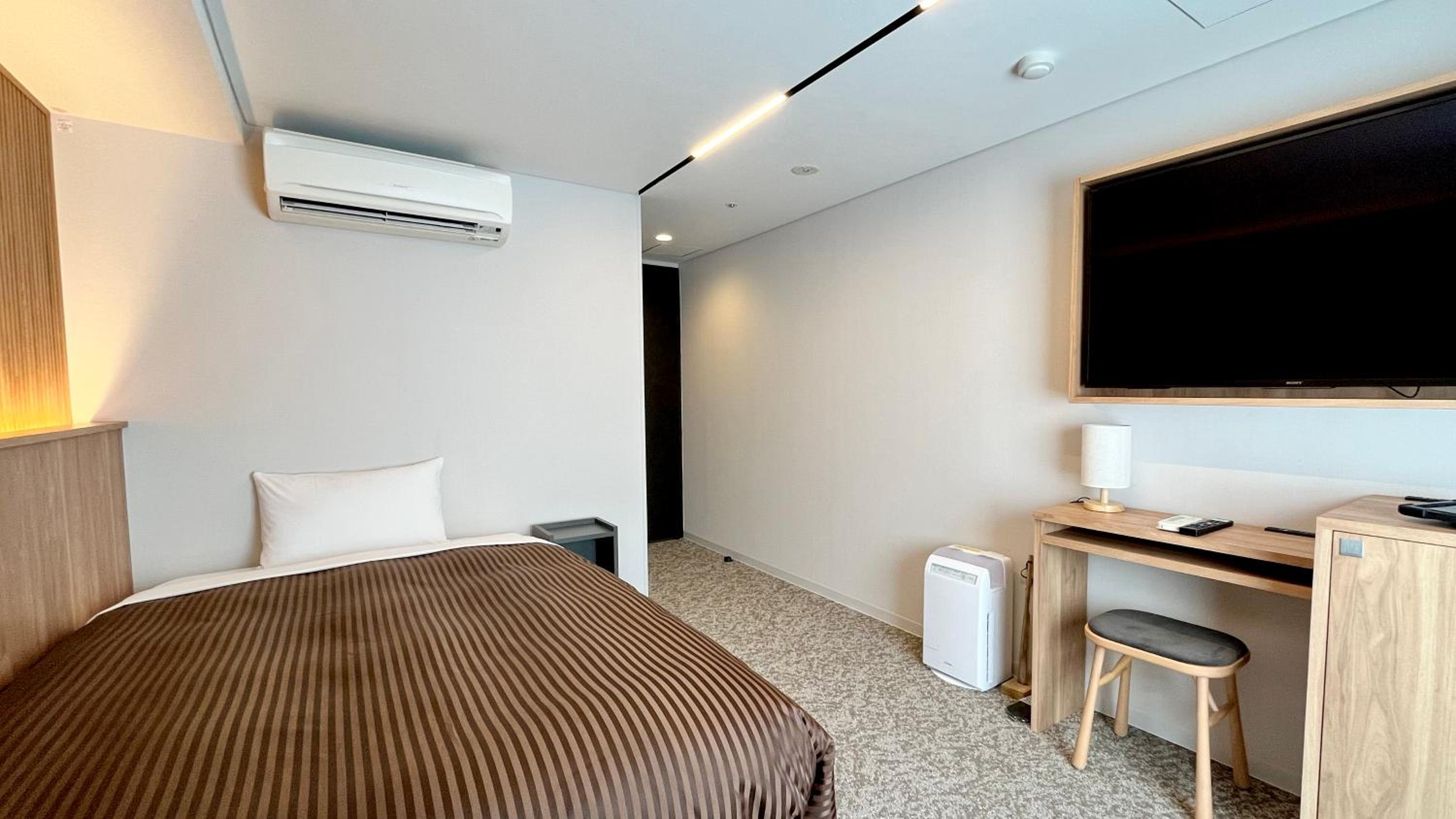 Premium Single Room - Non-Smoking photo 2