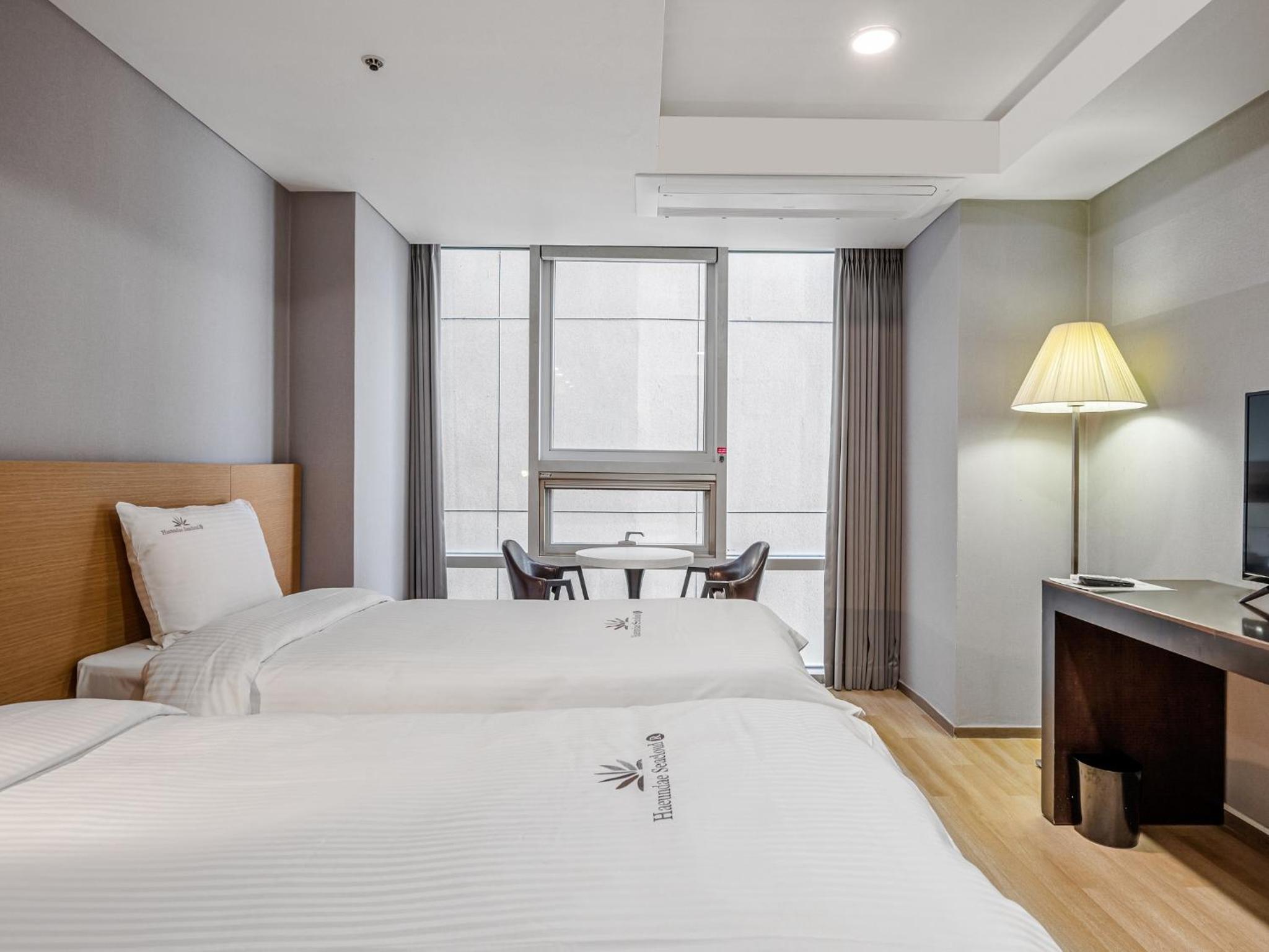 Superior Twin Room (No view) - Photo 1