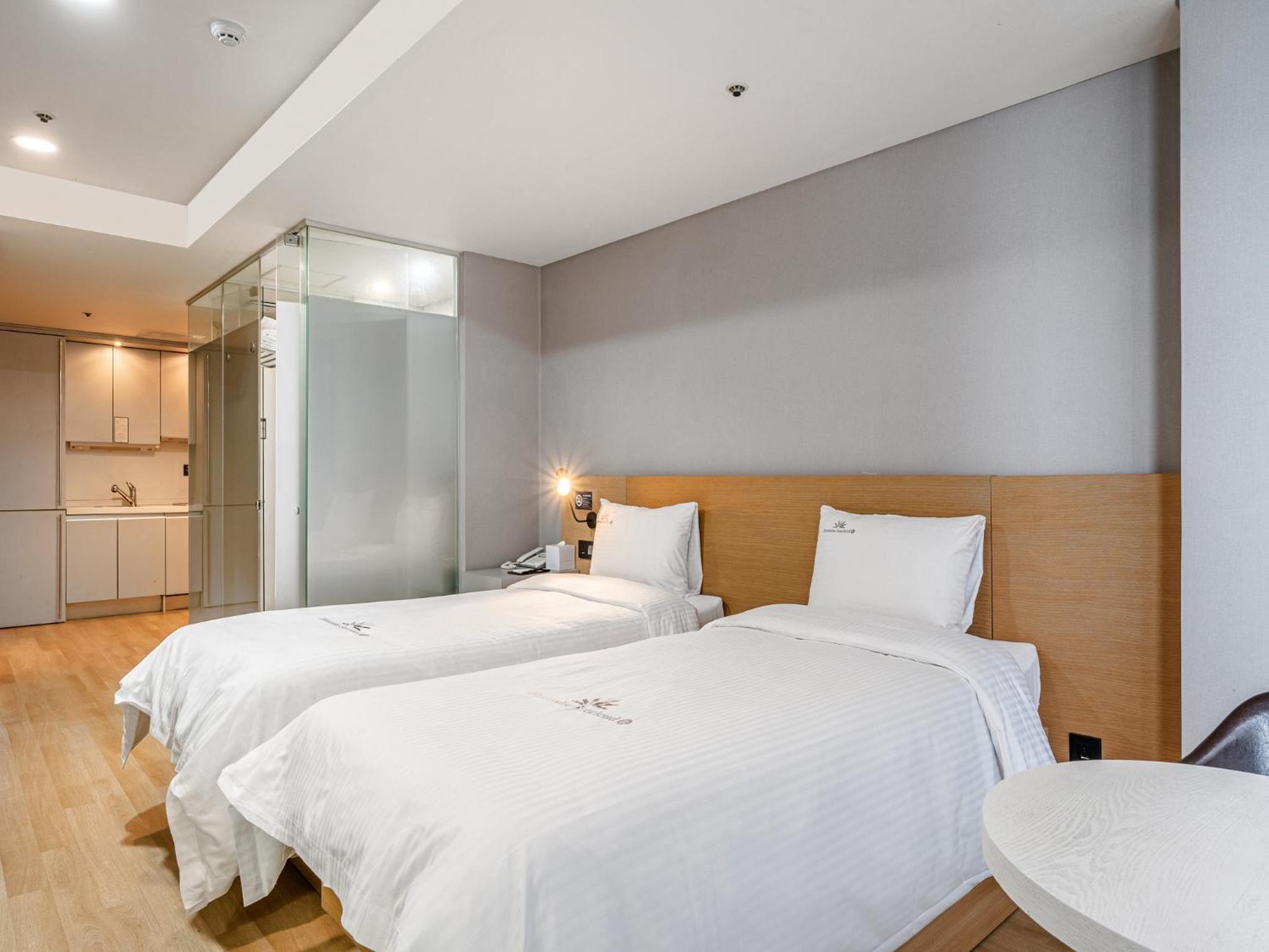 Superior Twin Room (No view) - Photo 4