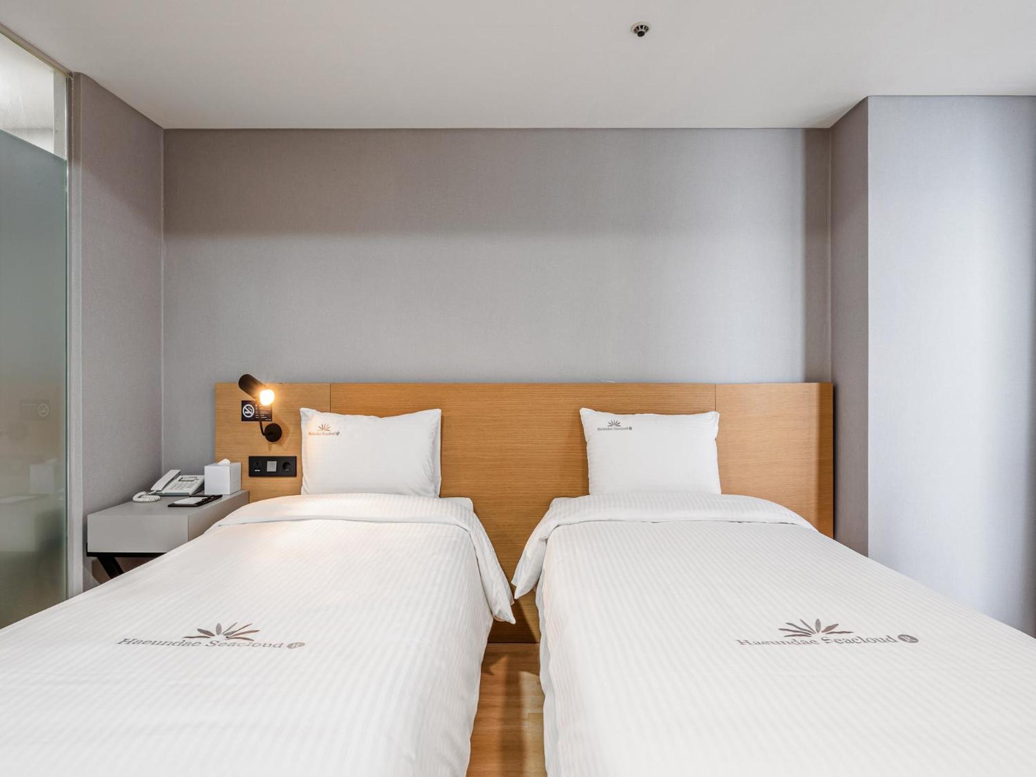Superior Twin Room (No view) - Photo 3