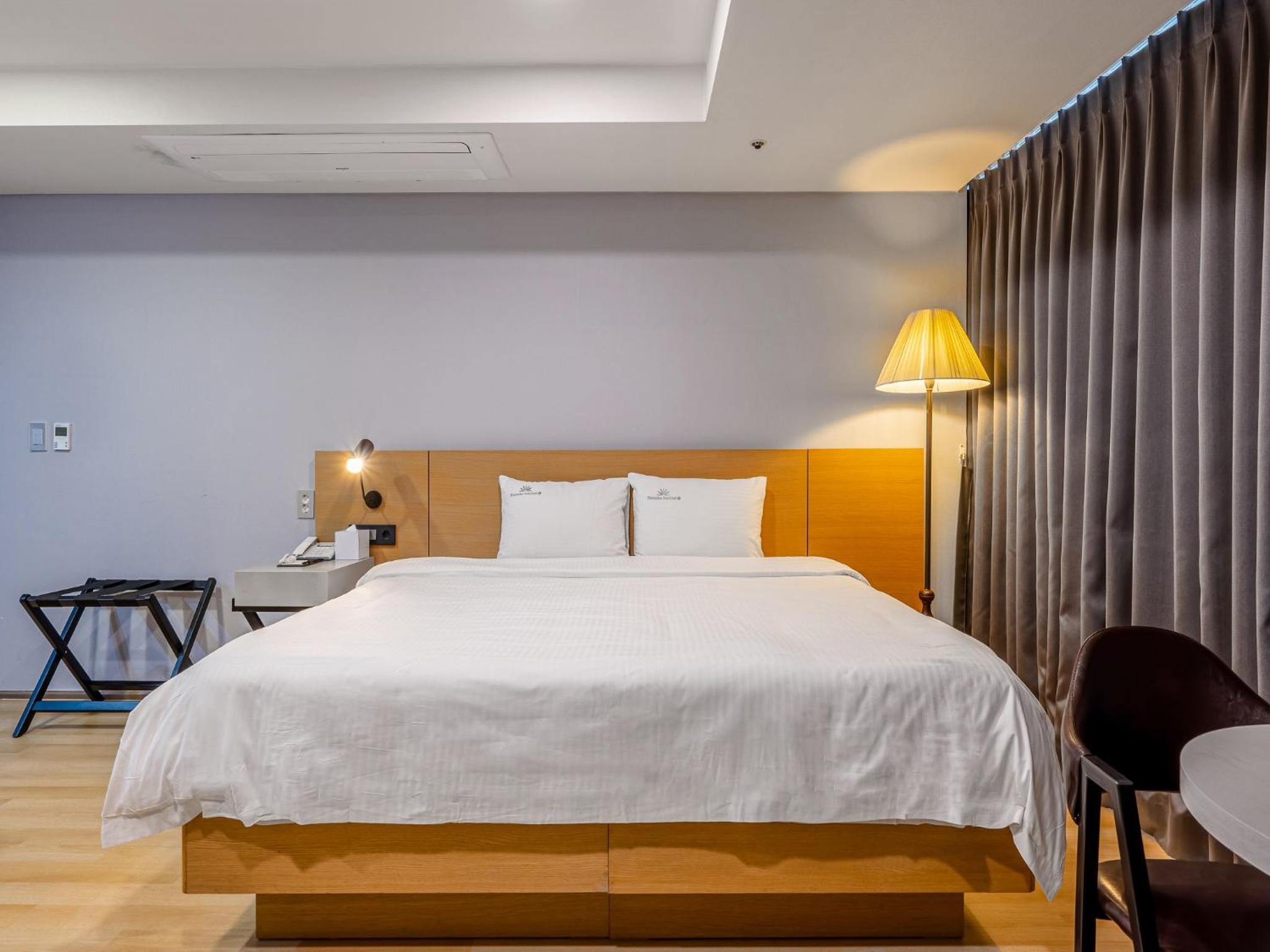 Junior Suite (No view) - Photo 4