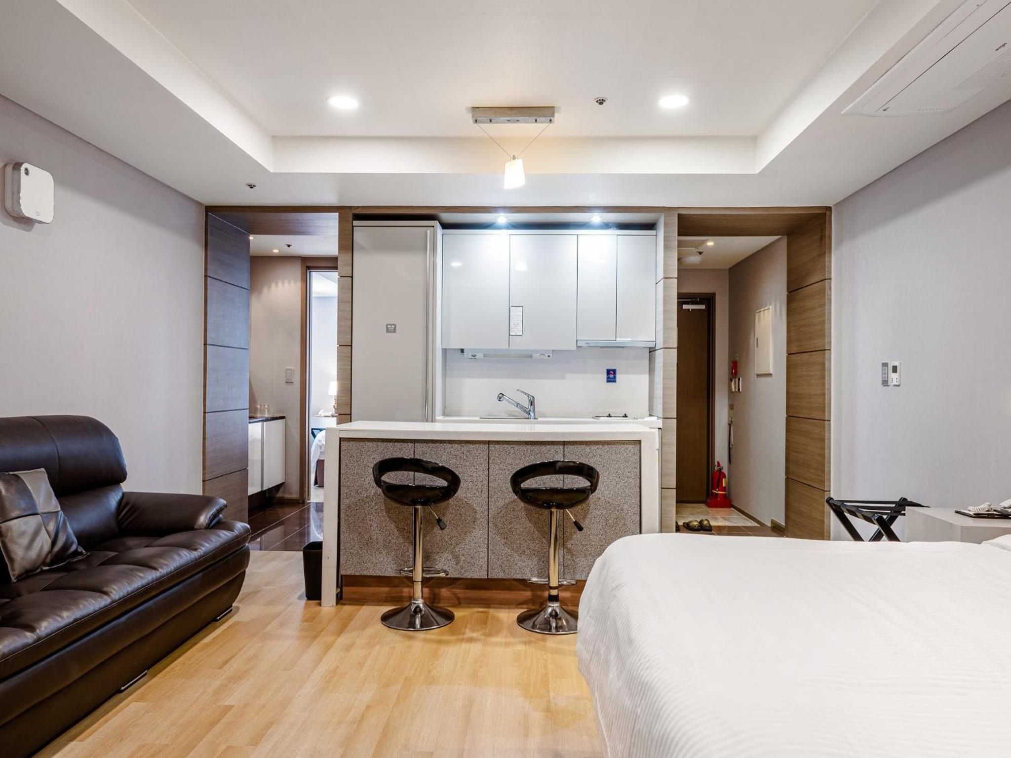 Junior Suite (No view) - Photo 6