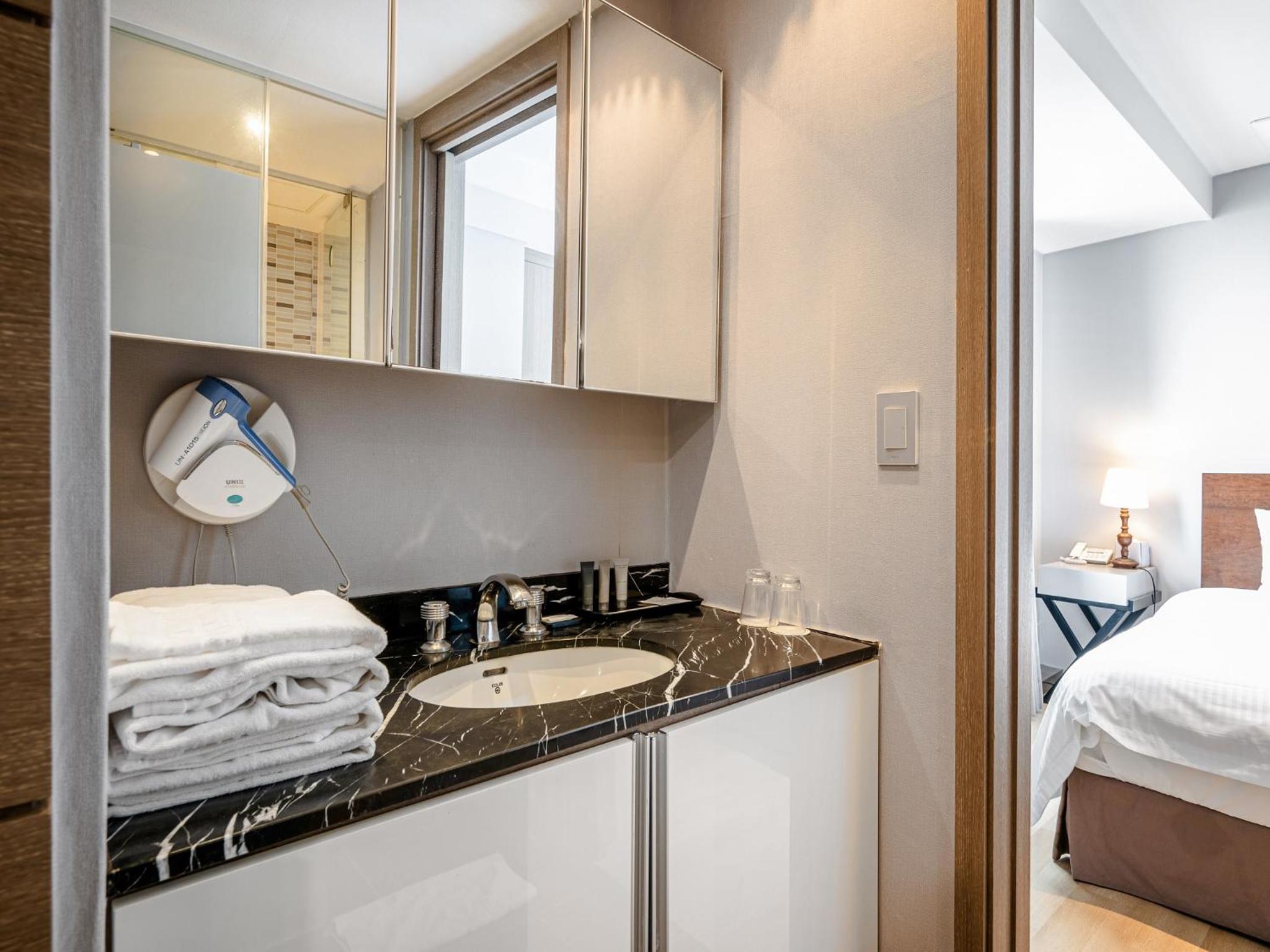 Junior Suite (No view) - Photo 5