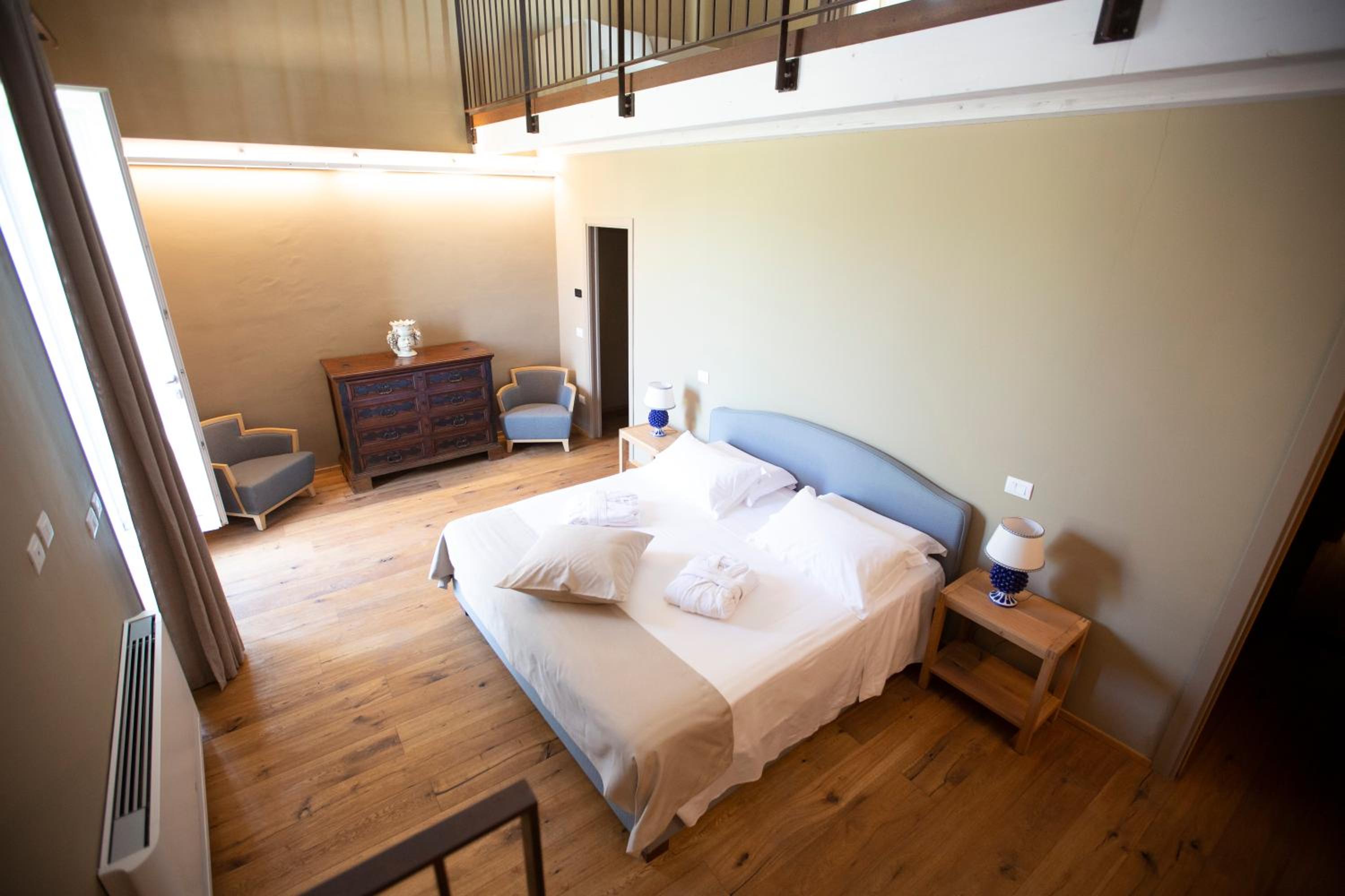 Suite with Balcony photo 2