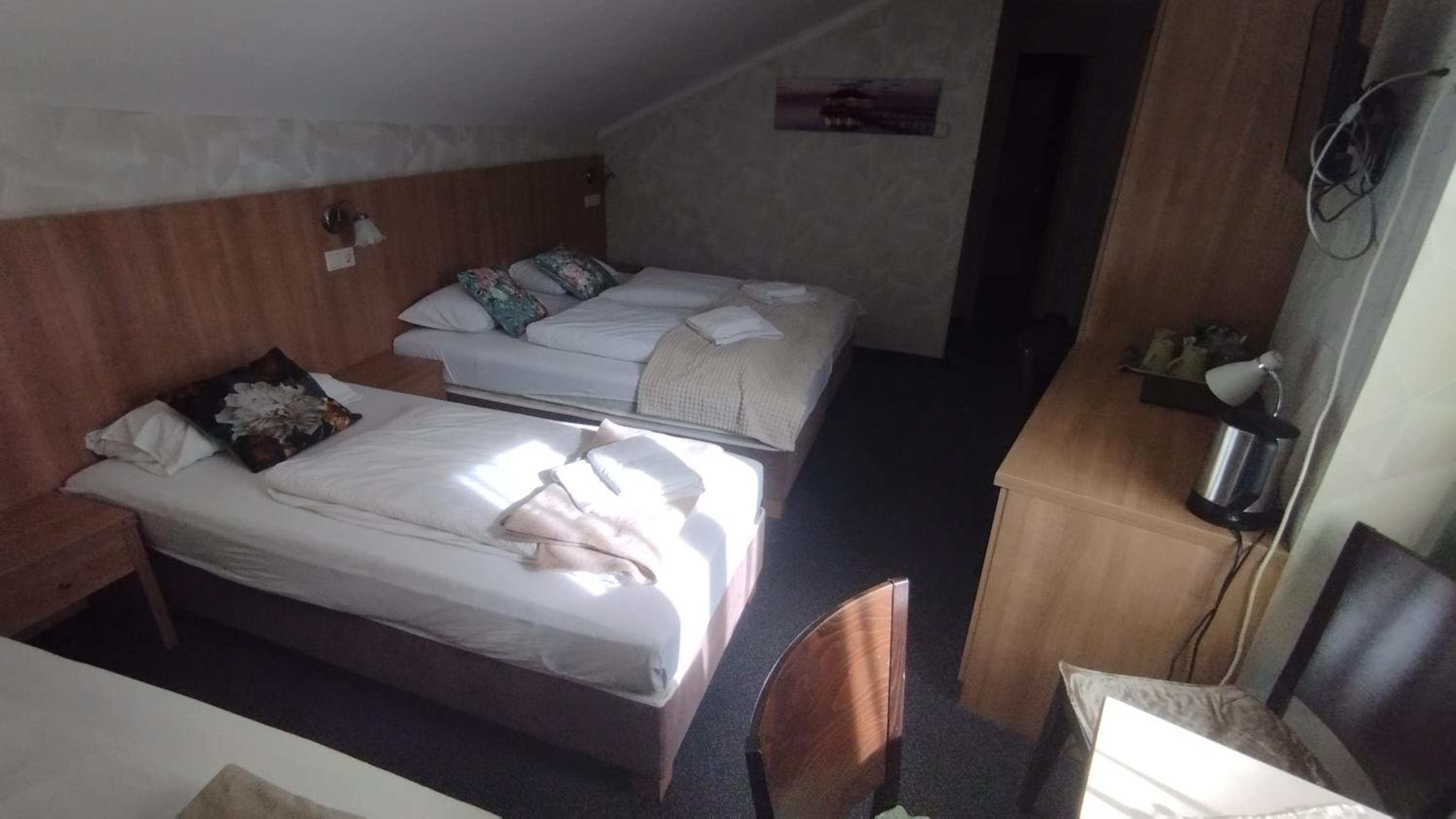 Quadruple Room with Private Bathroom photo 2