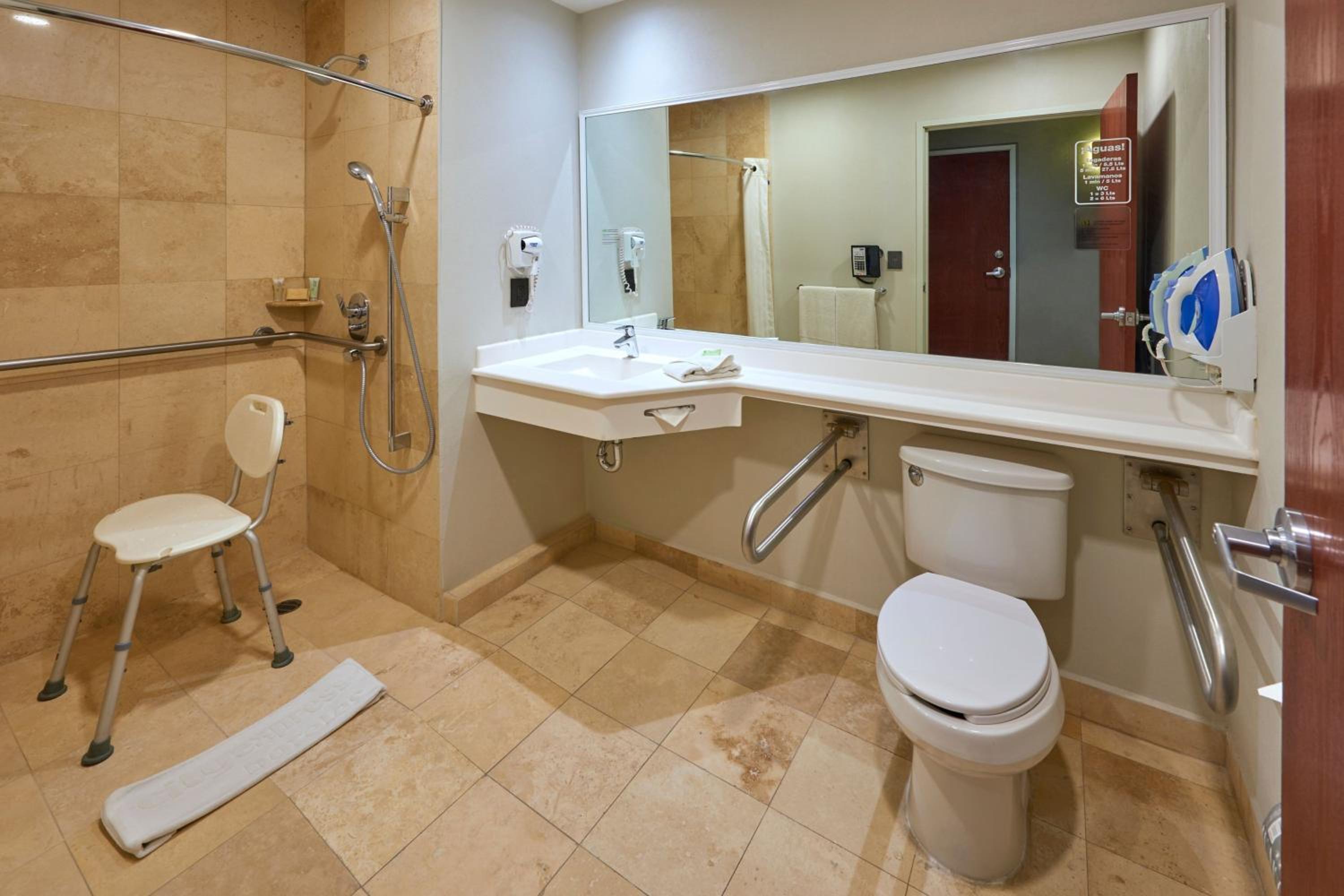 Queen Room - Photo 4