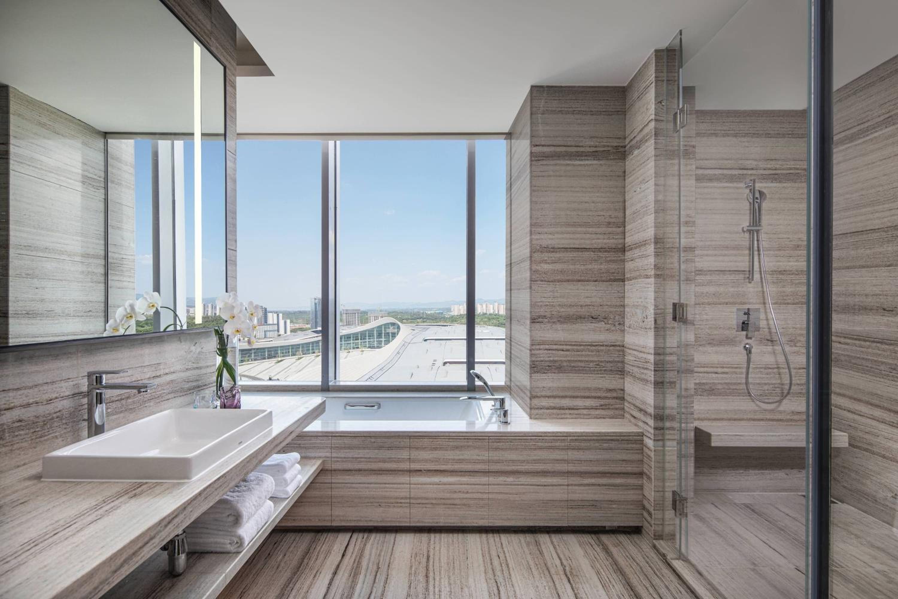 Guest room, 1 Bedroom Suite, 1 King，High floor，Lake view photo 3