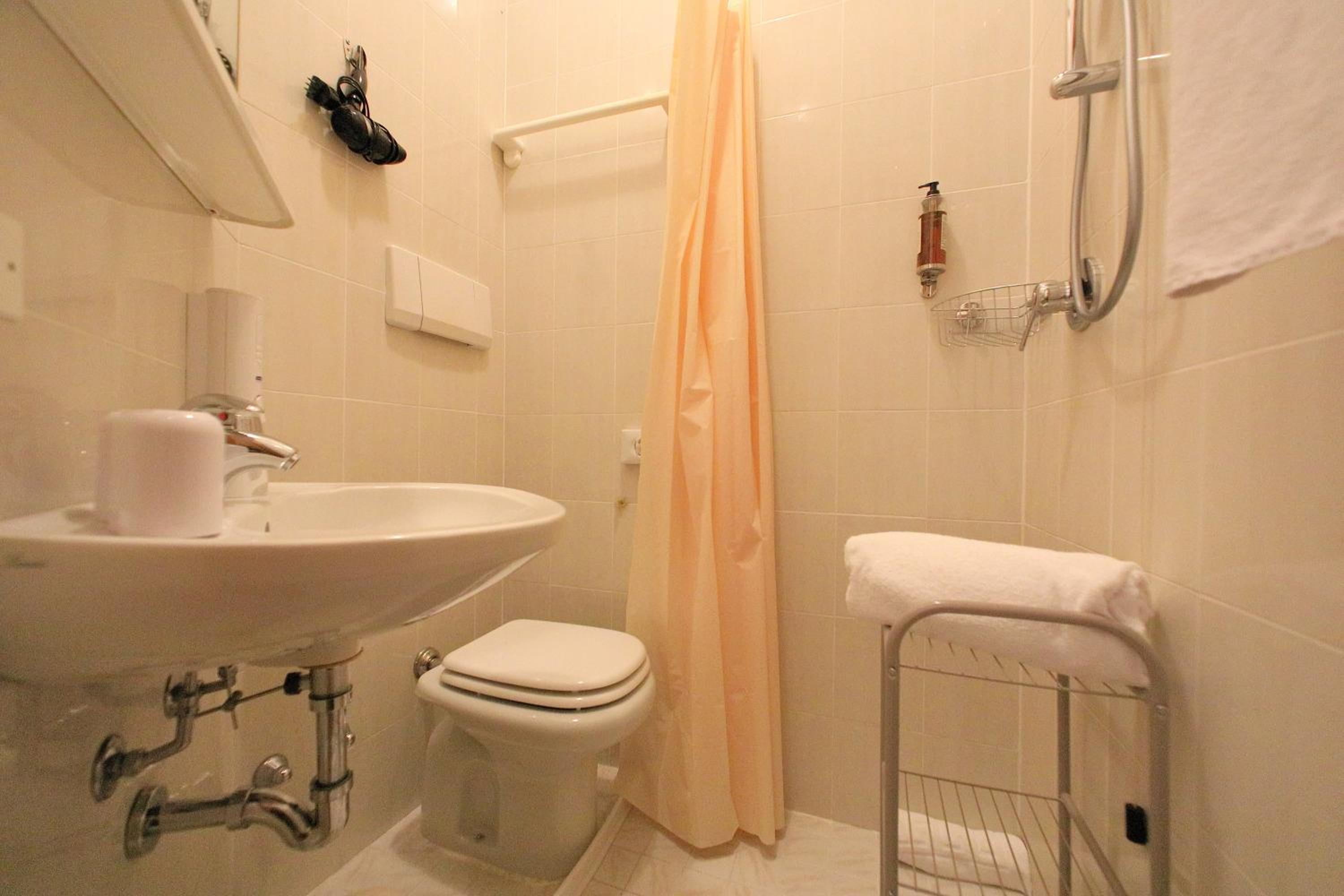 Standard Single Room photo 3