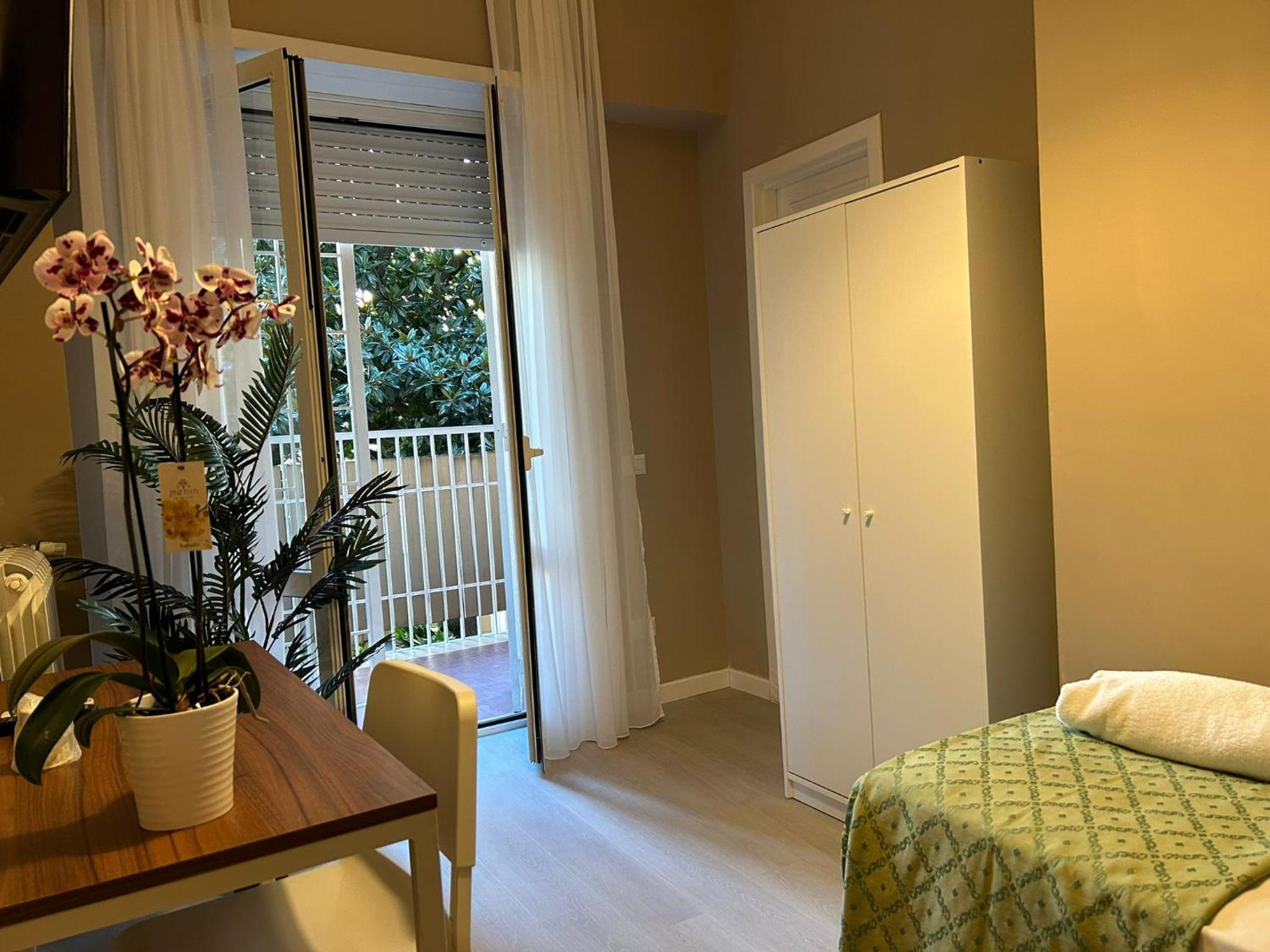 Single Room with Balcony photo 2