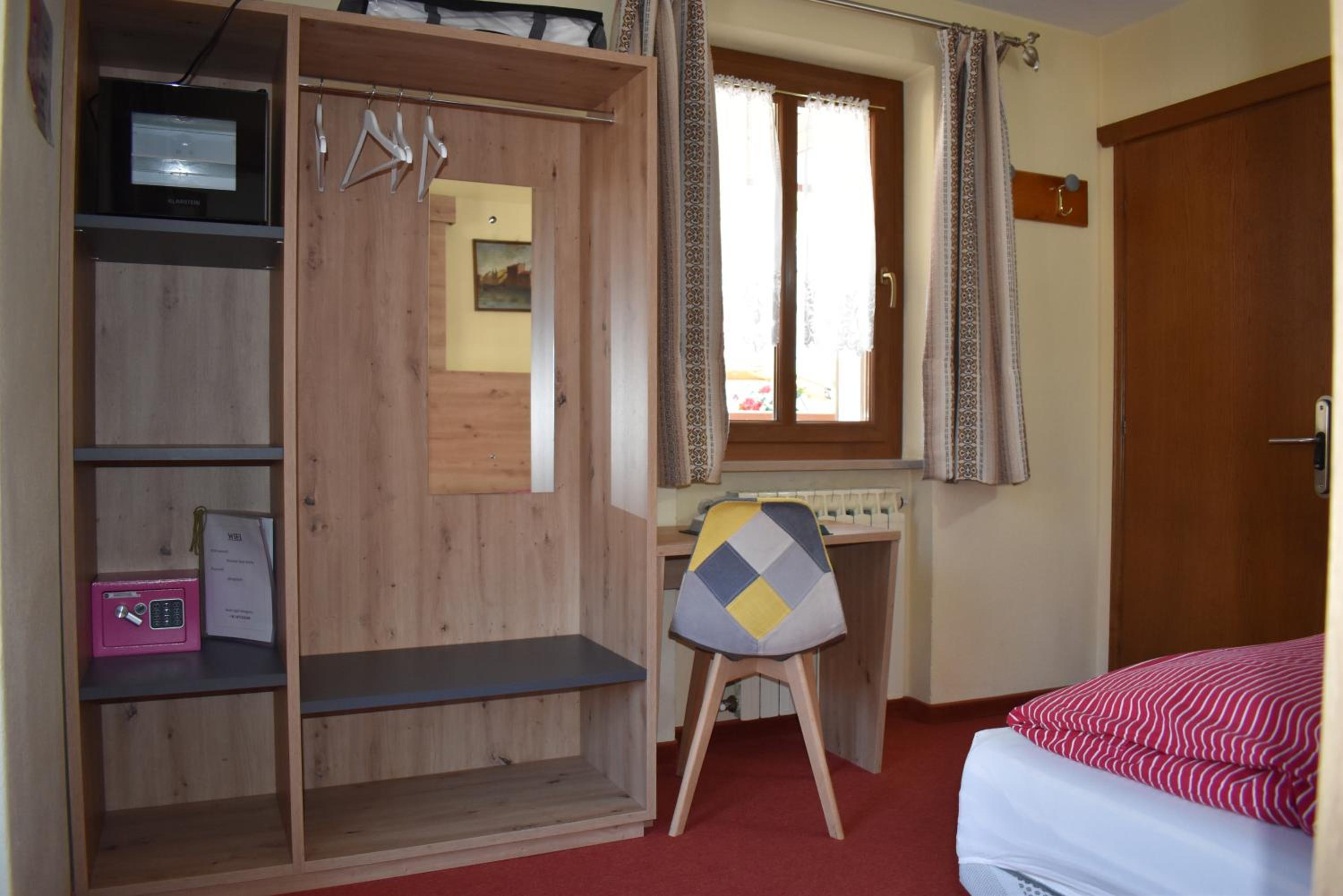 Single Room photo 2