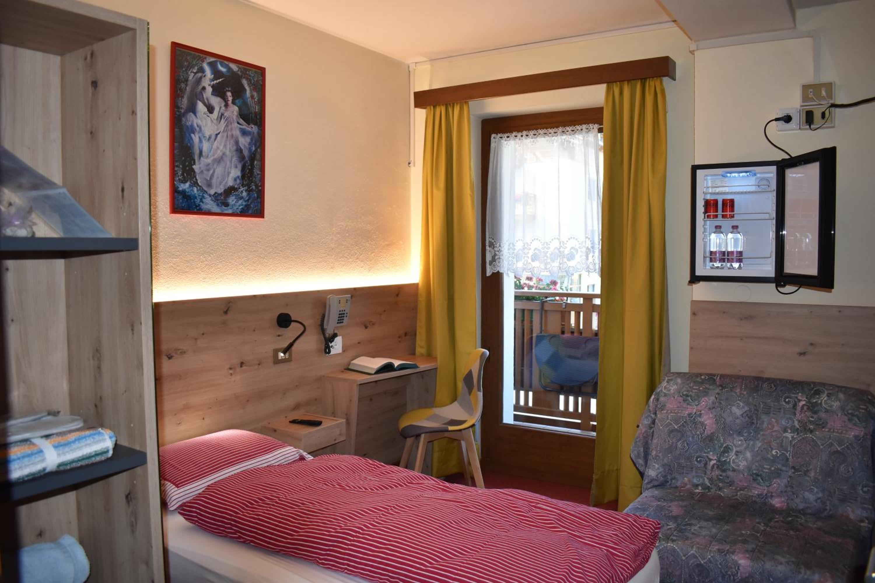 Single Room photo 3