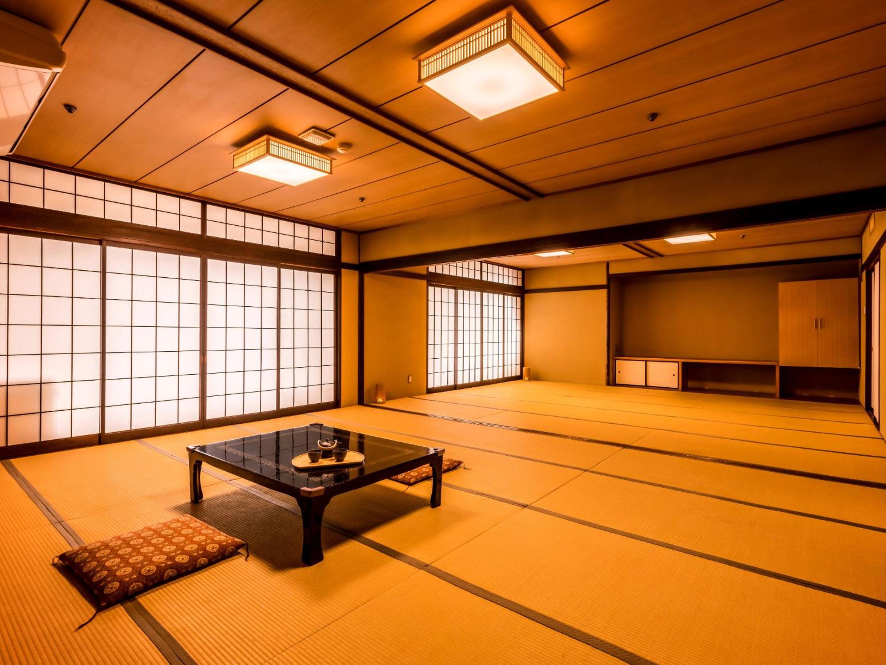 Standard Japanese-Style-Room with 30 Tatami mats - Shared Bathroom - Non-Smoking photo 3