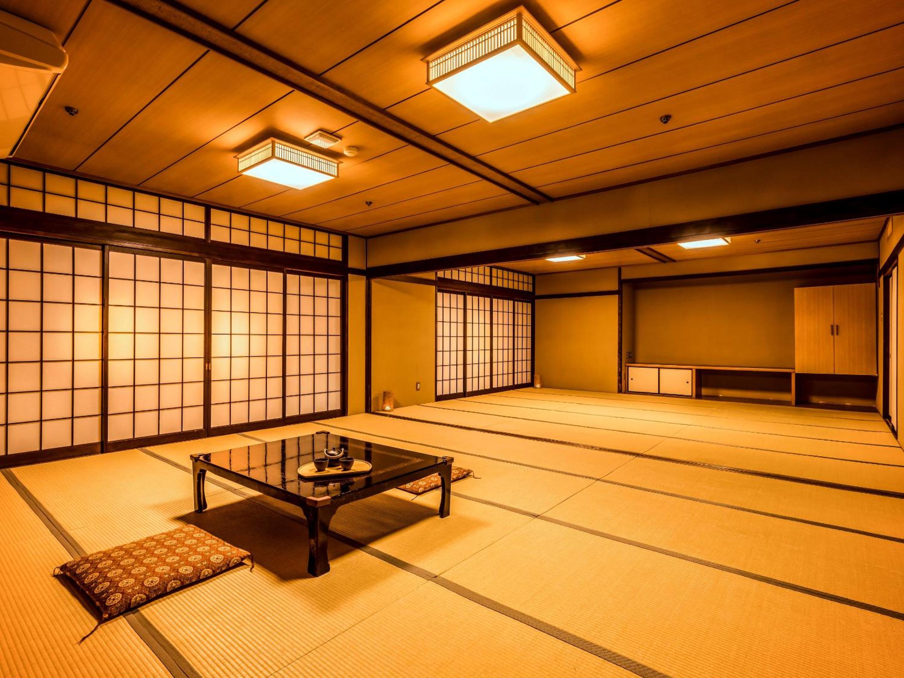 Standard Japanese-Style-Room with 30 Tatami mats - Shared Bathroom - Non-Smoking photo 2