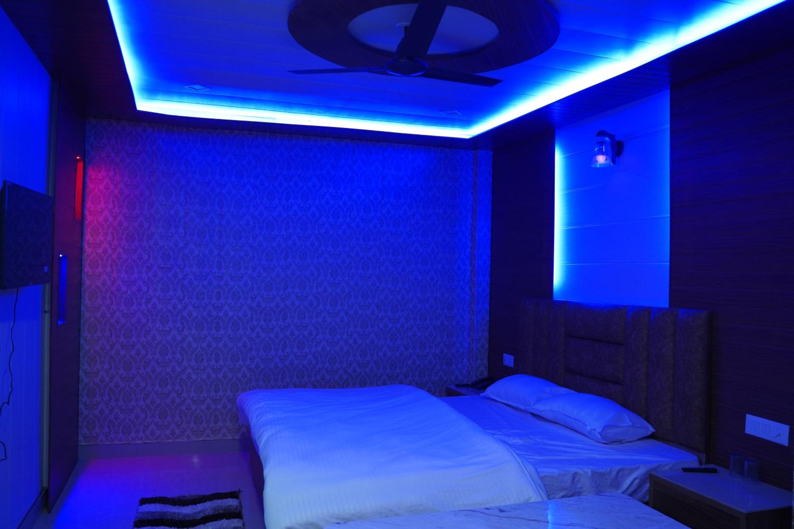 Standard Double Room - Photo 8