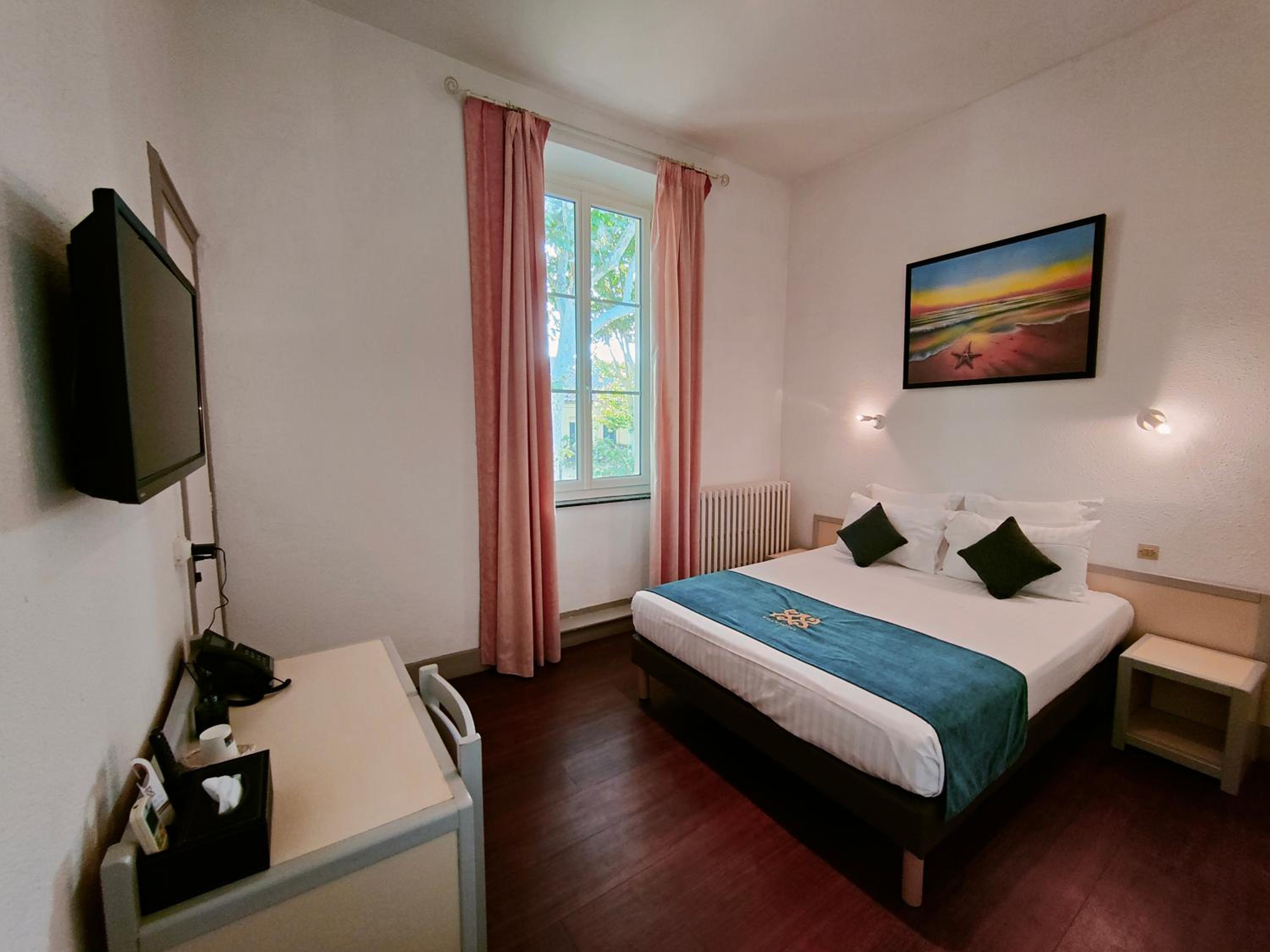 Queen Room photo 3