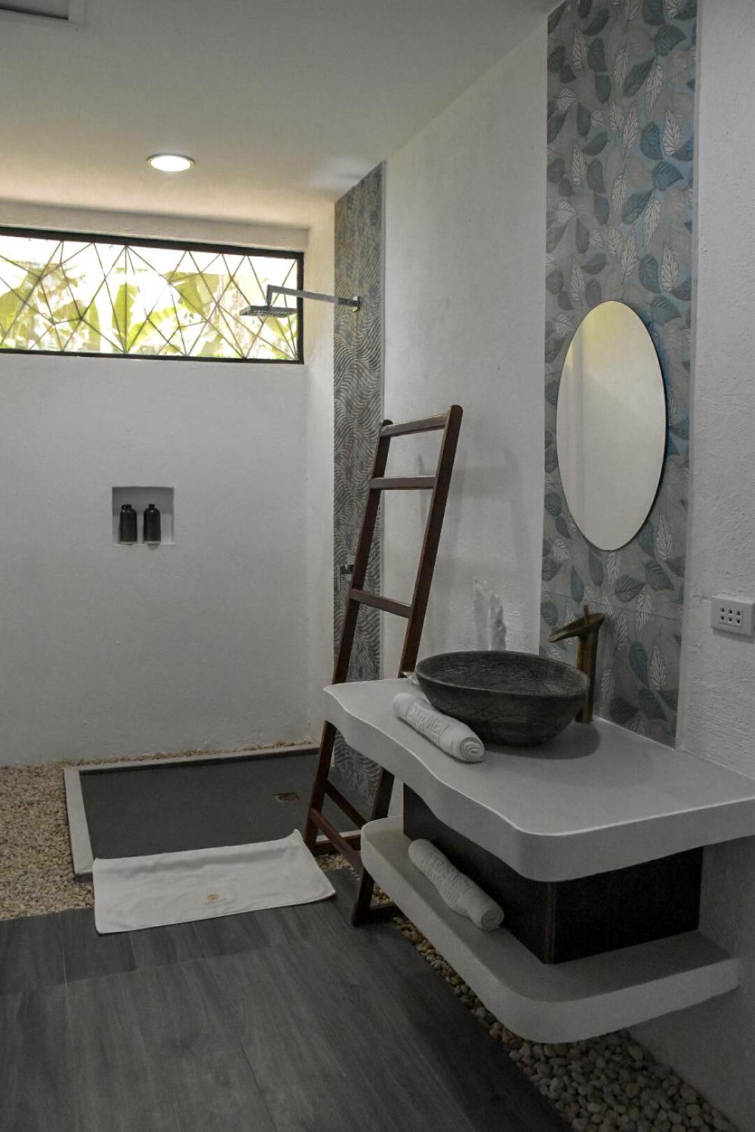 One-Bedroom Villa - Photo 6
