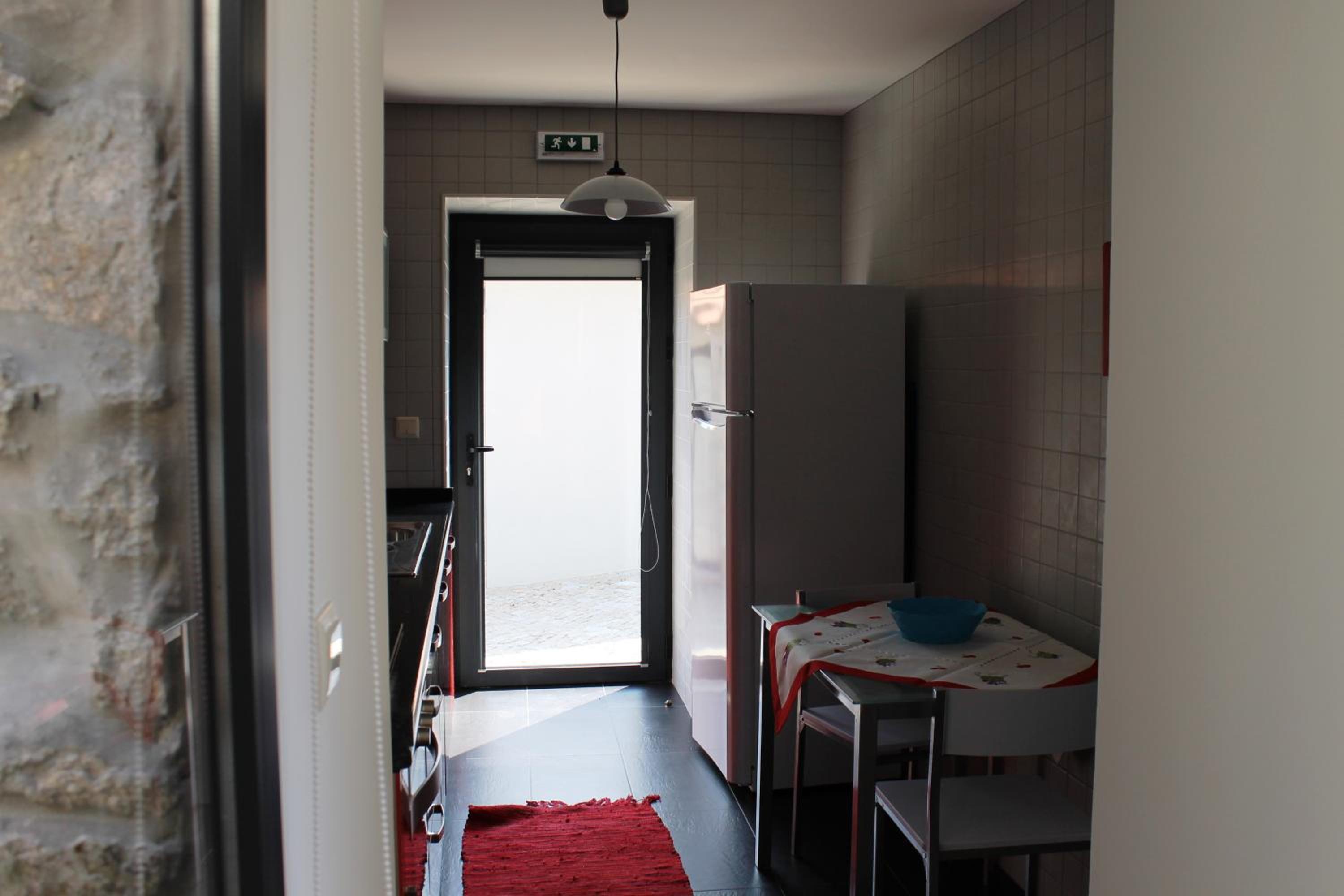 Two-Bedroom House - Photo 5