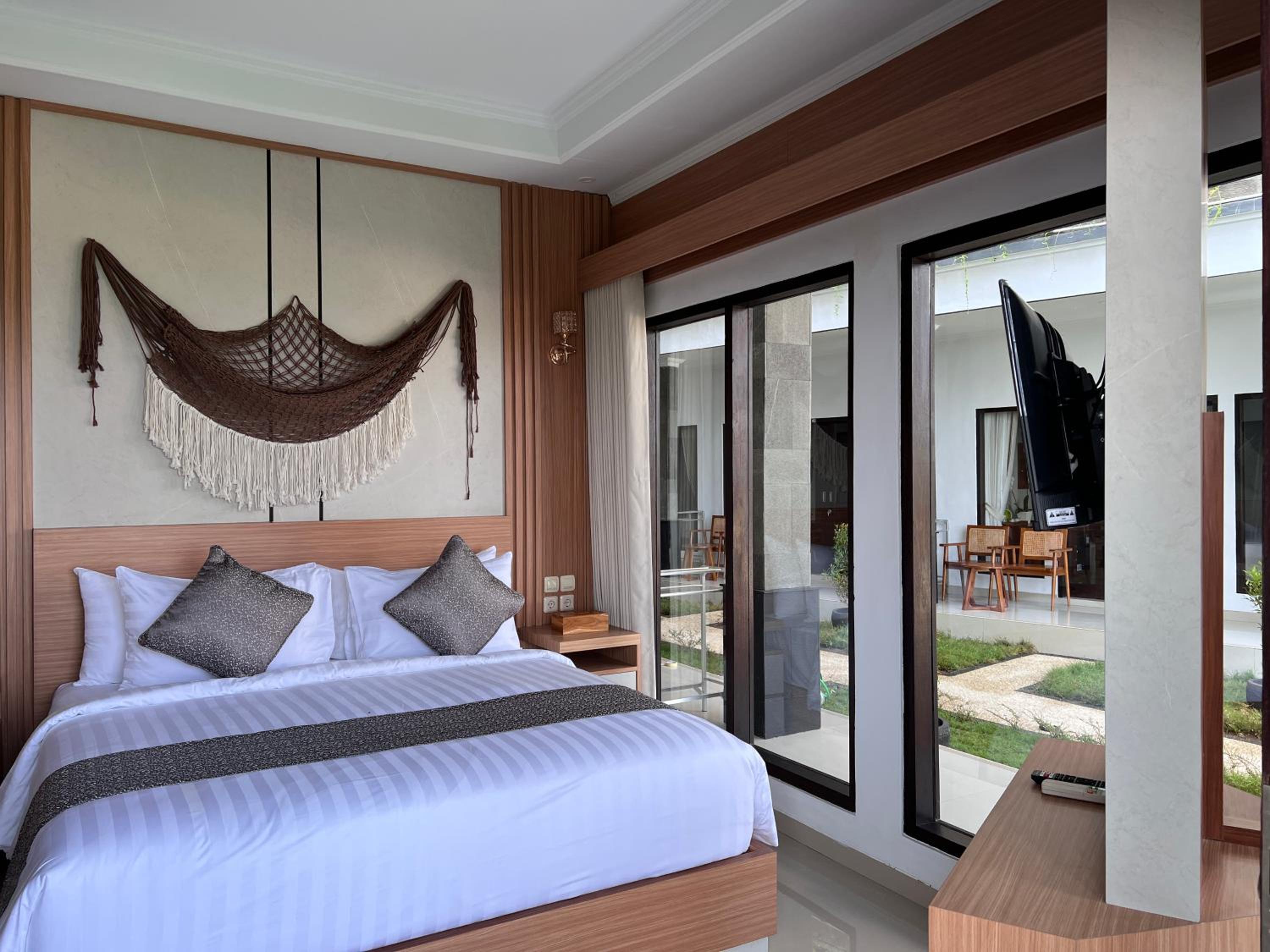 Standard Studio - Free Shuttle to Banjar Nyuh Harbor (1 Way) - Photo 8