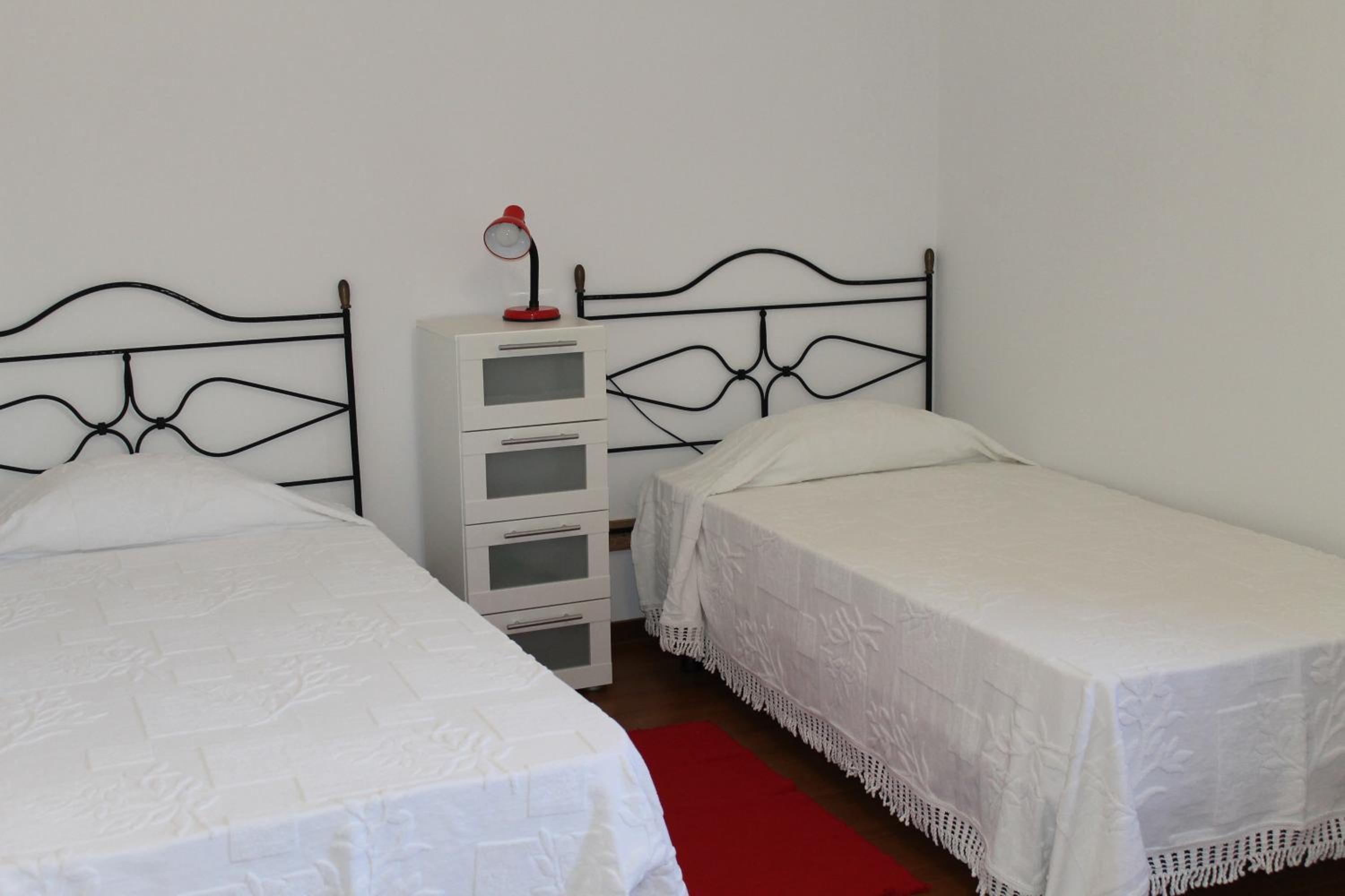 Two-Bedroom House - Photo 8