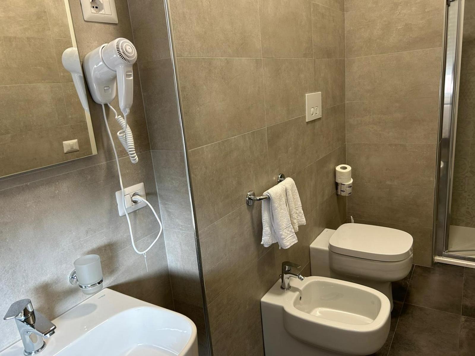 Quadruple Room with Balcony photo 3