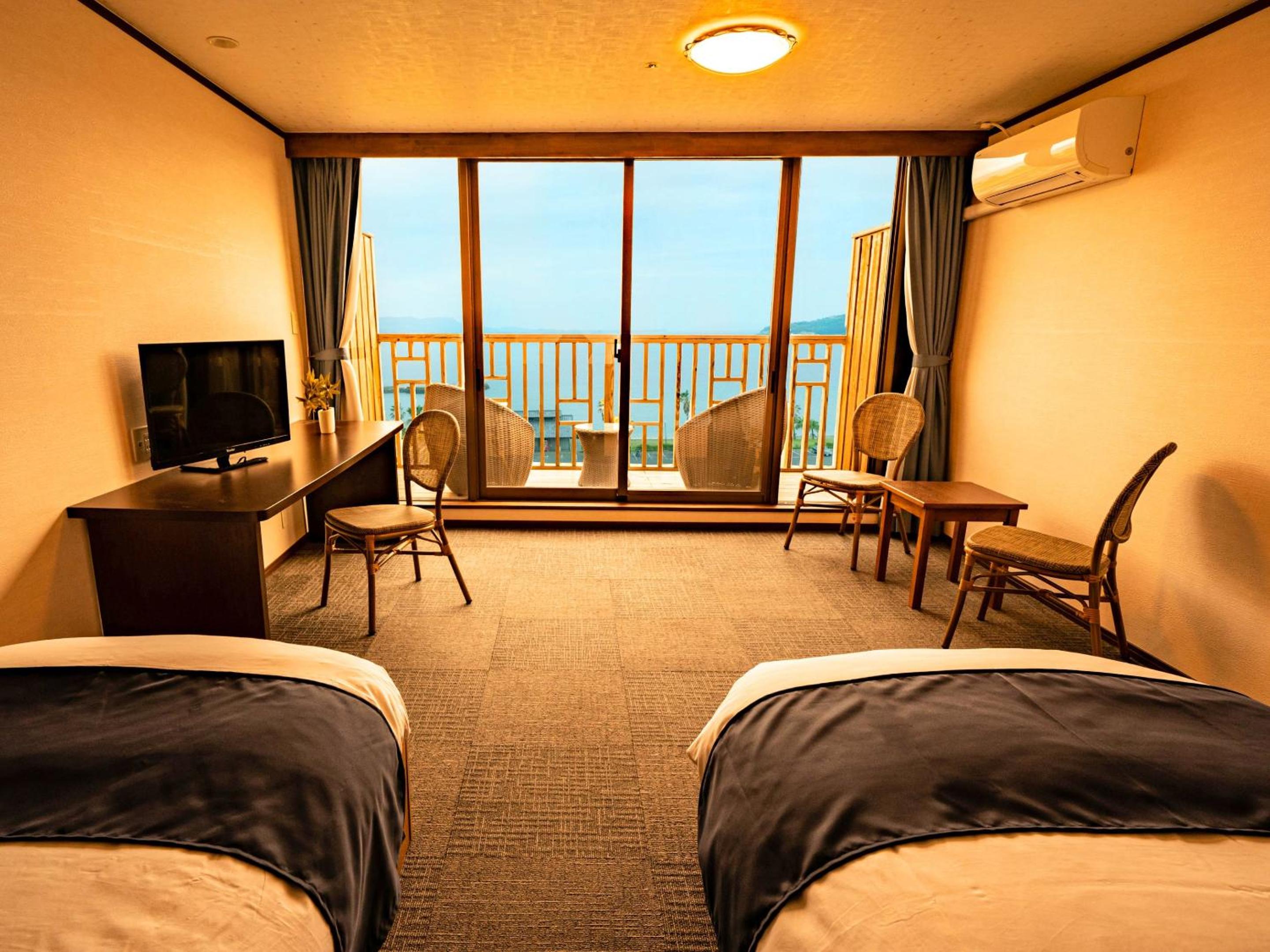 Standard Room holds 4 people - Shared Bathroom - Non-Smoking