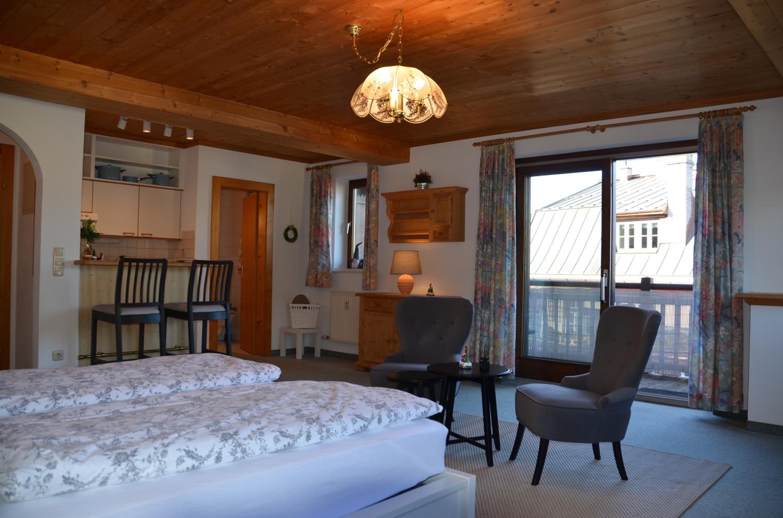 Apartment with Balcony photo 3