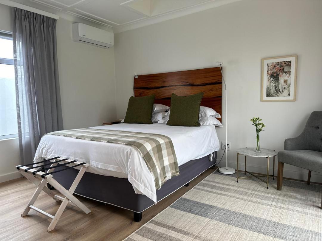 Basic Double Room photo 2