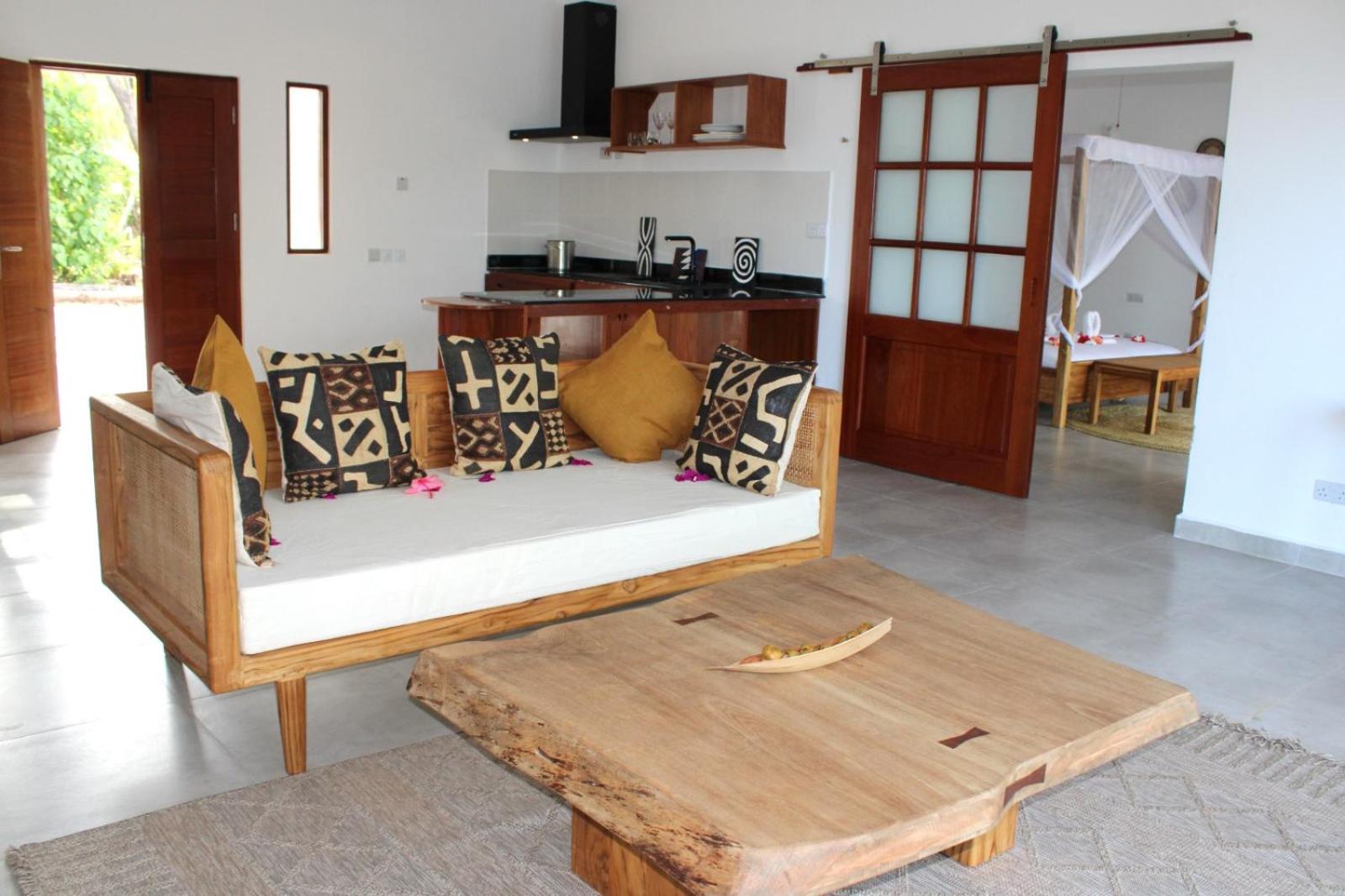 Villa with Private Pool - Photo 17