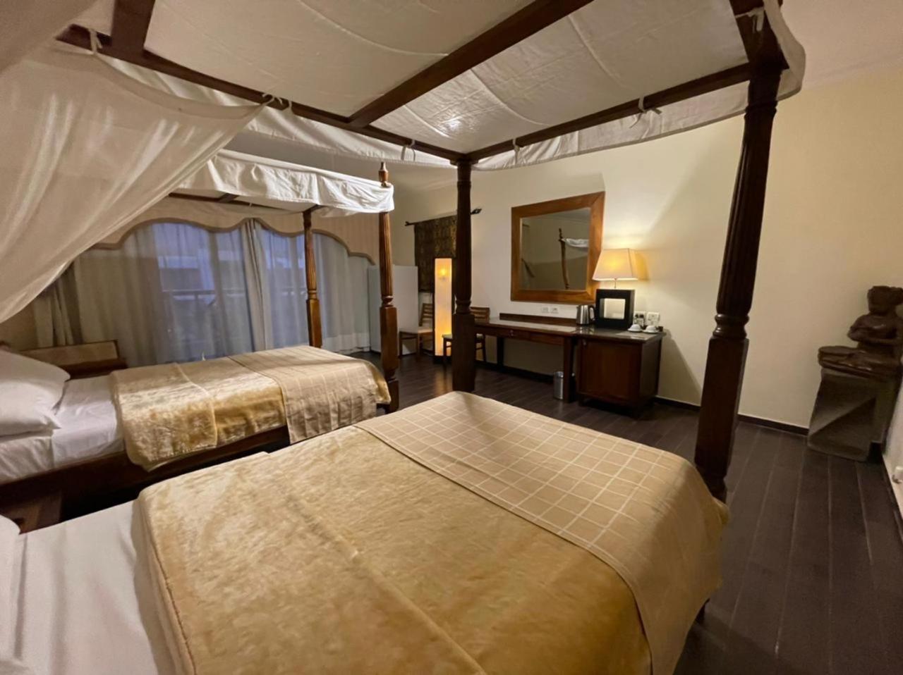 Large Double or Twin Room photo 1