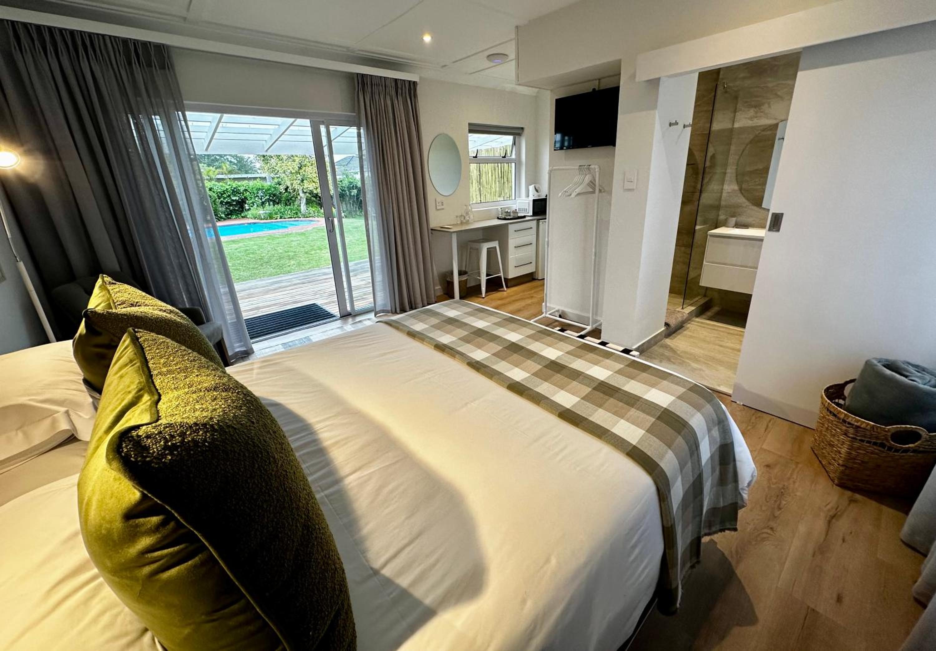 Basic Double Room photo 3
