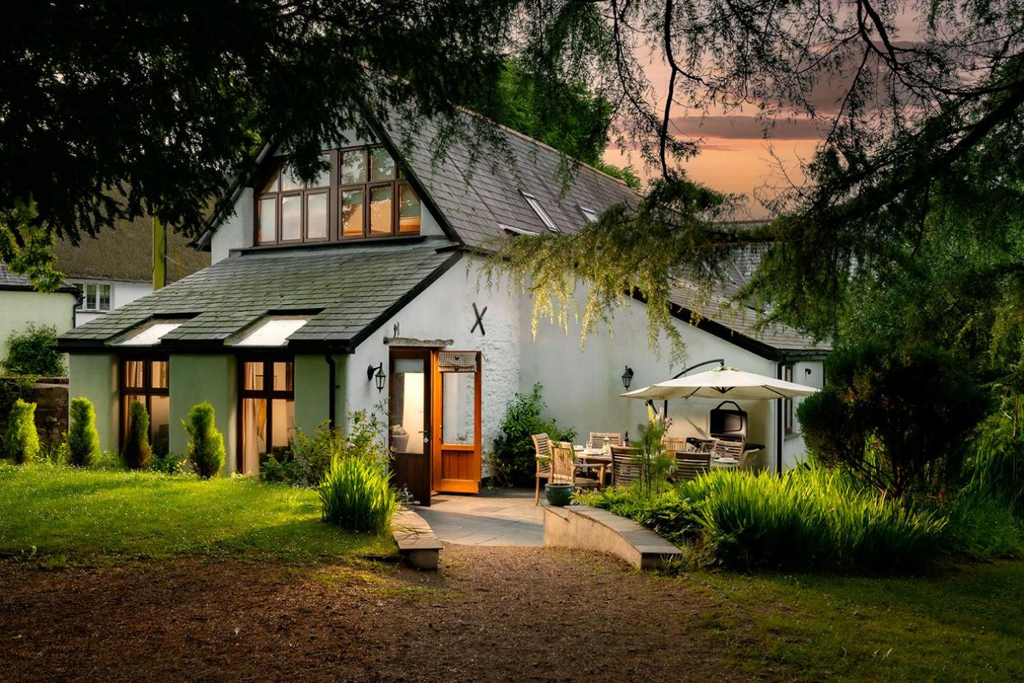 Three-Bedroom House photo 2