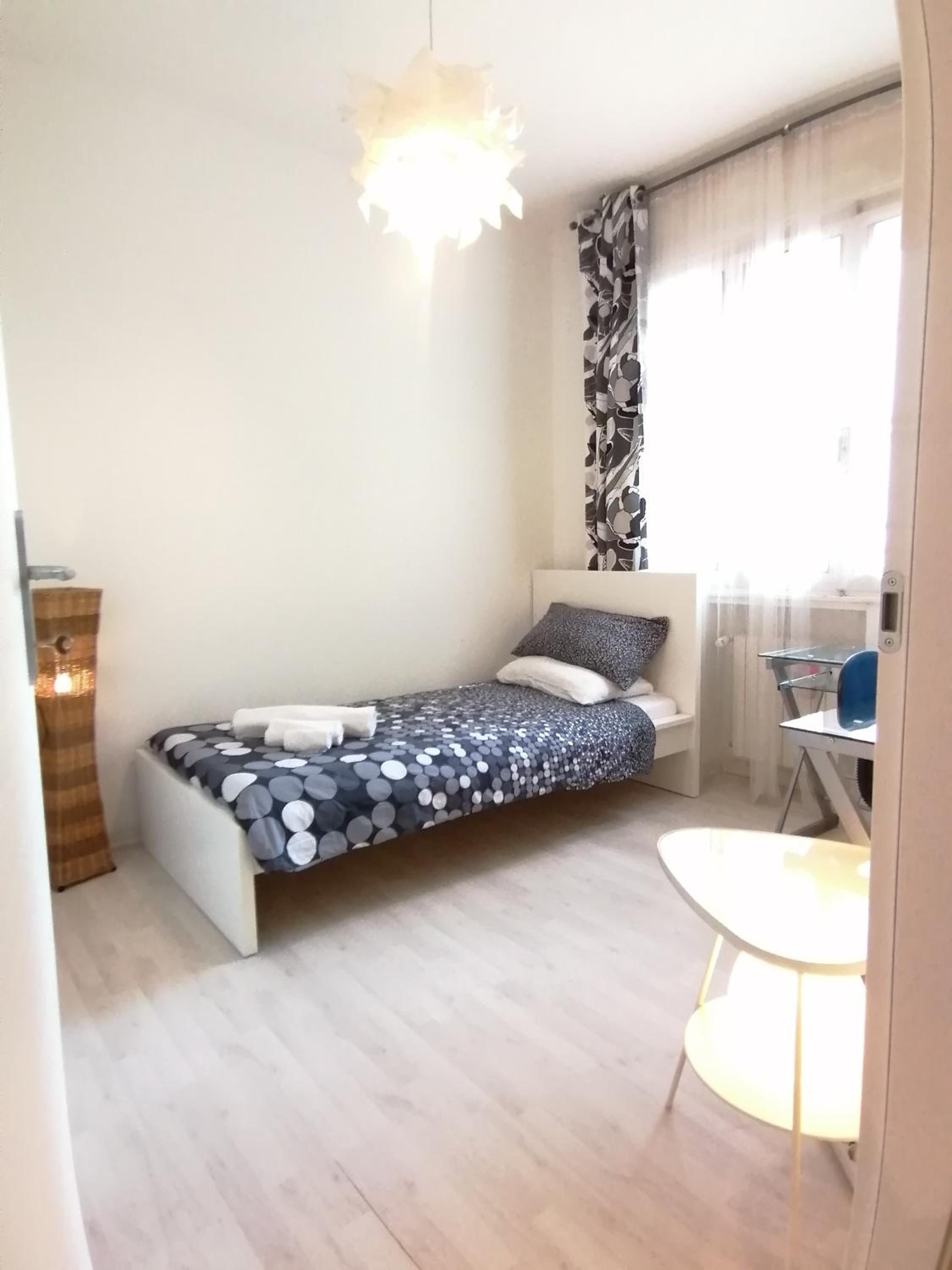 Single Room with Shared Bathroom