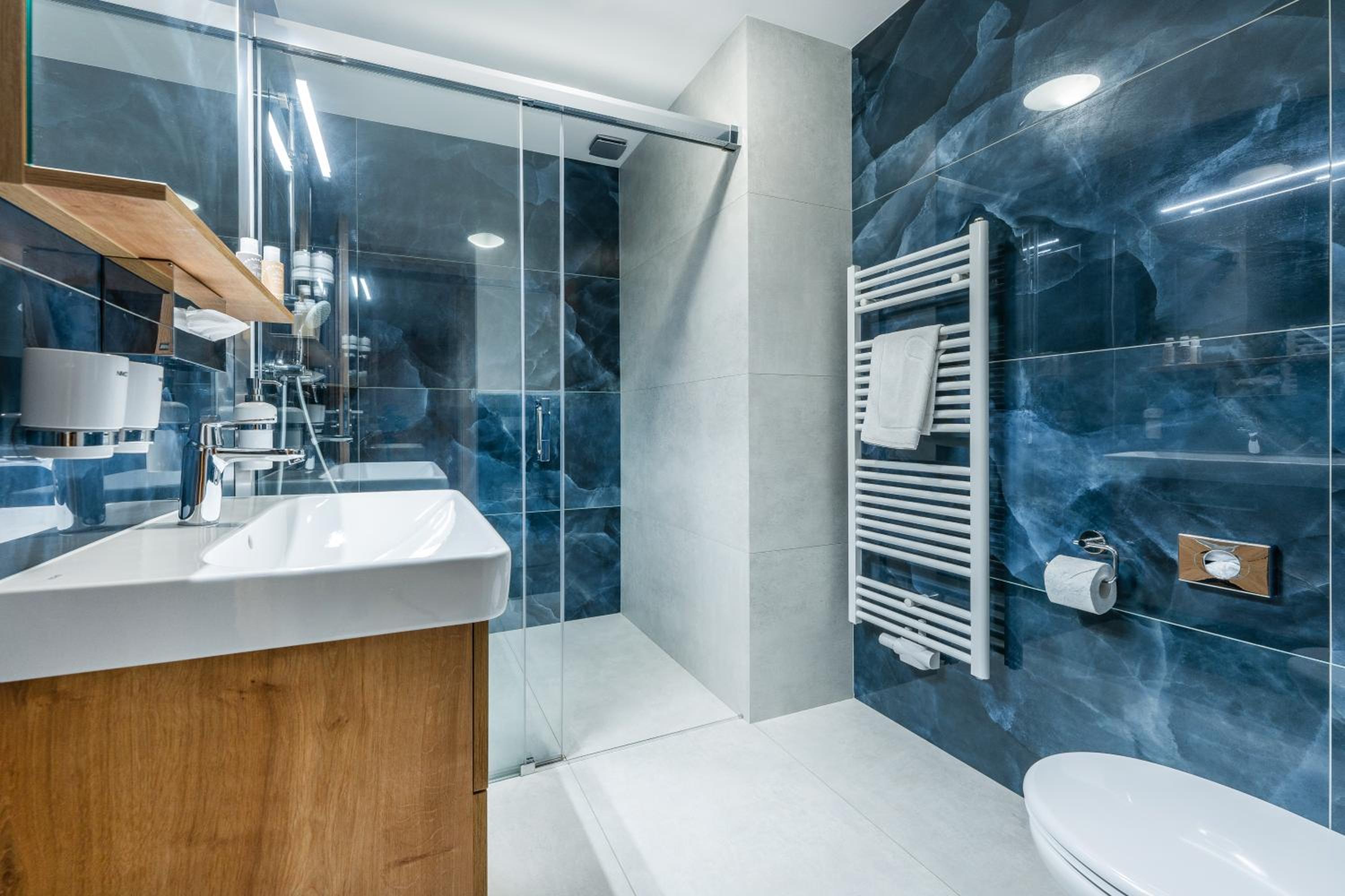 Deluxe Double Room with Balcony photo 2